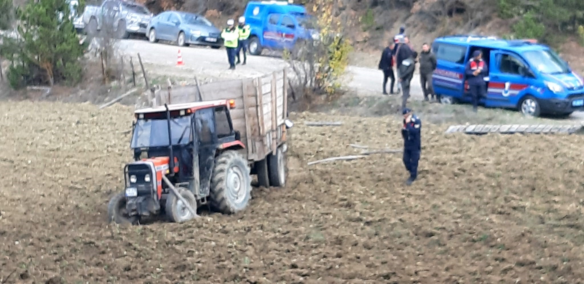 Tarlada Son Bulan Traktör Yolculuğu Bir Ölü, Bir Yaralı (5)