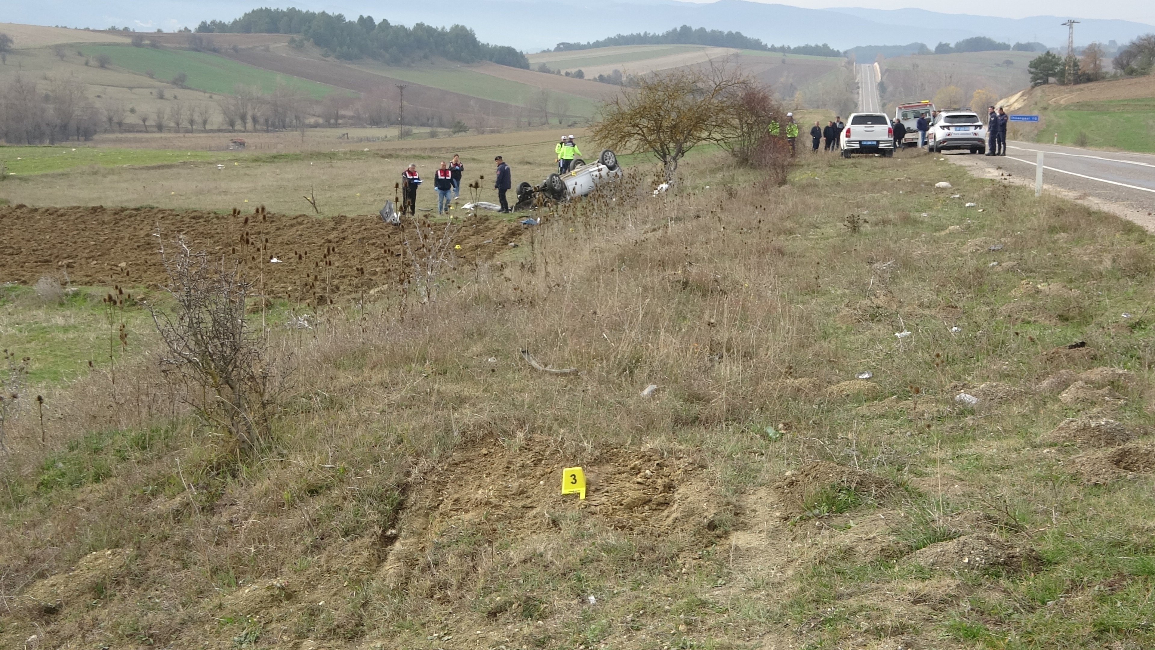 Tarlada Ters Dönen Otomobilden Acı Haber İki Kardeş Hayatını Kaybetti (4)