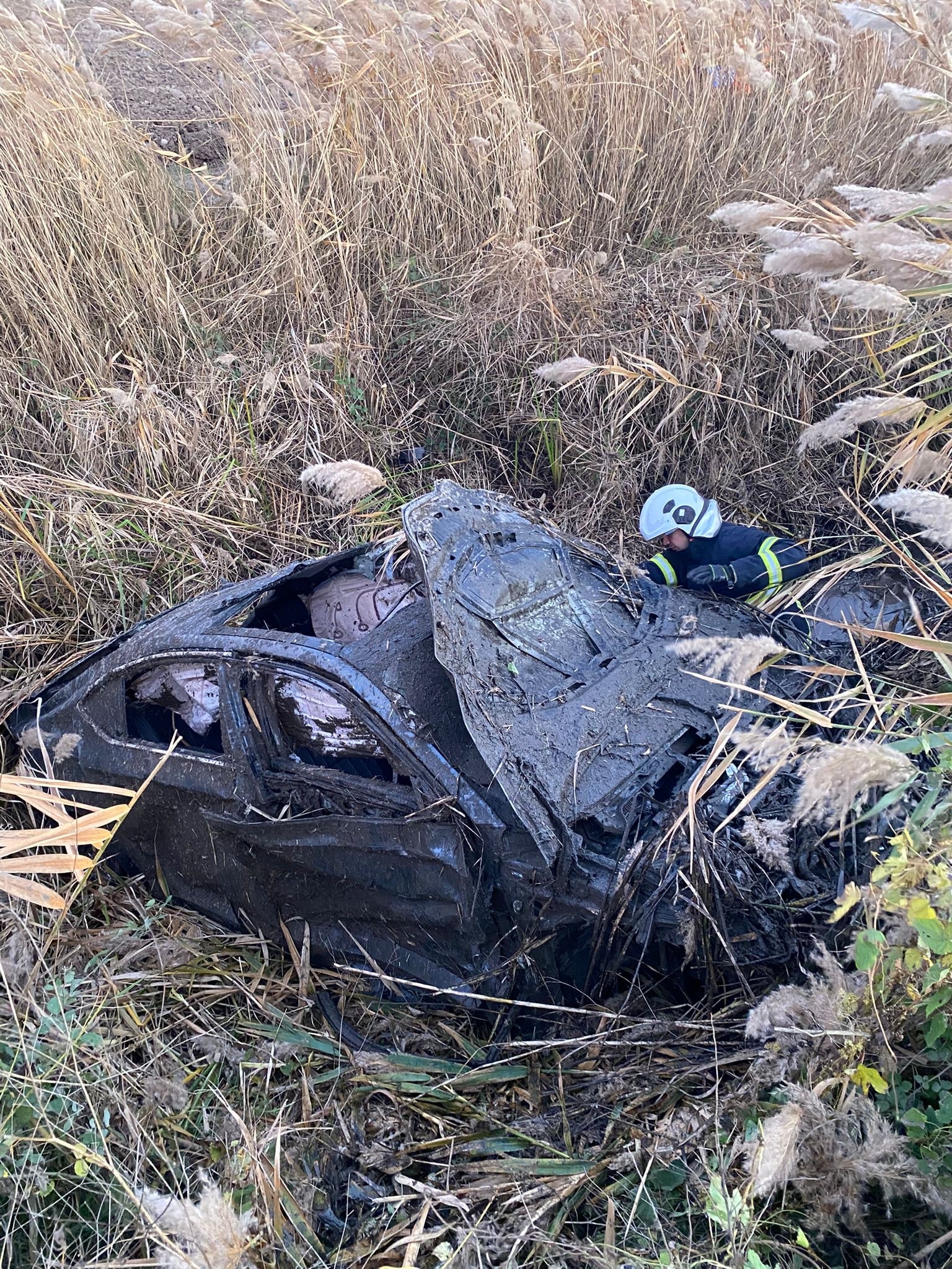 Tarlaya Devrilen Araçta Büyük Kayıp! İki Kişi Olay Yerinde Öldü (6)