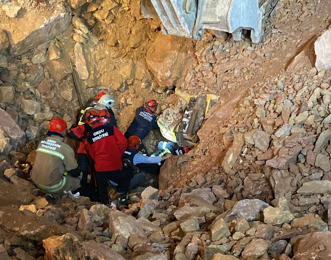 Taş Ocağında Göçük 2 Kişiden 1’Inin Cansız Bedenine Ulaşıldı (3)