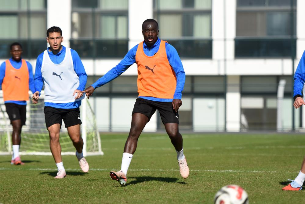 Teknik Direktör Dalcı Yönetiminde Manisa Fk Taktik Çalışıyor (1)