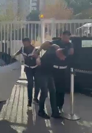 Telefonda Küfürleşme Kavgası Sokakta Kanlı Bitti Eski Iş Arkadaşını Göğsünden Bıçaklayarak Öldürdü (4)