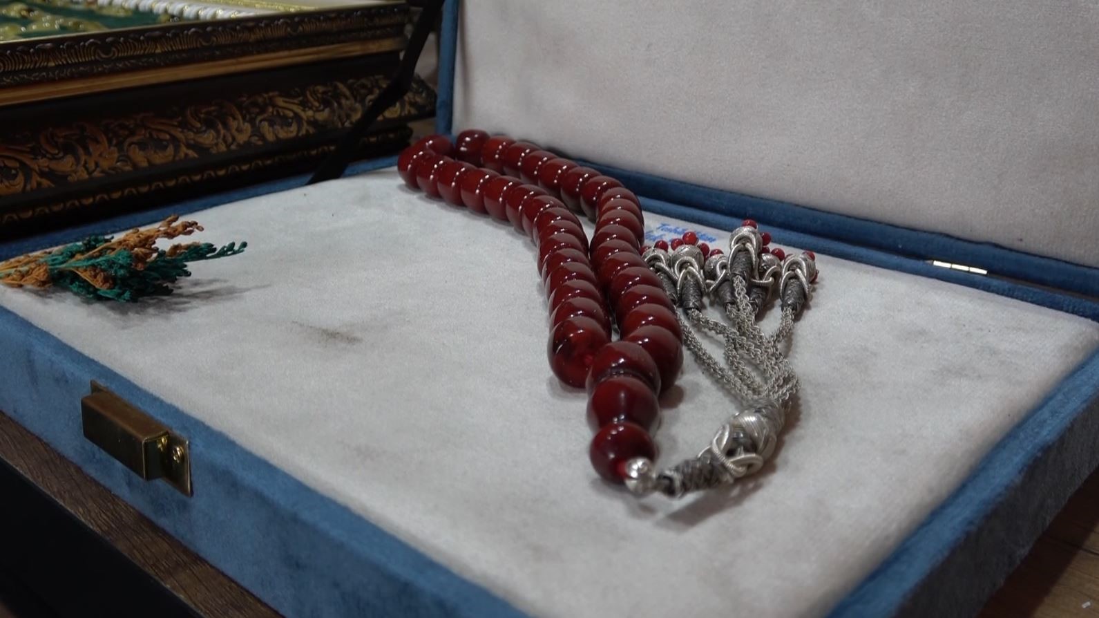 Tespih Değil, Servet! 100 Yıllık Kehribar Tespih 650 Bin Tl’ye Alıcı Buldu (13)