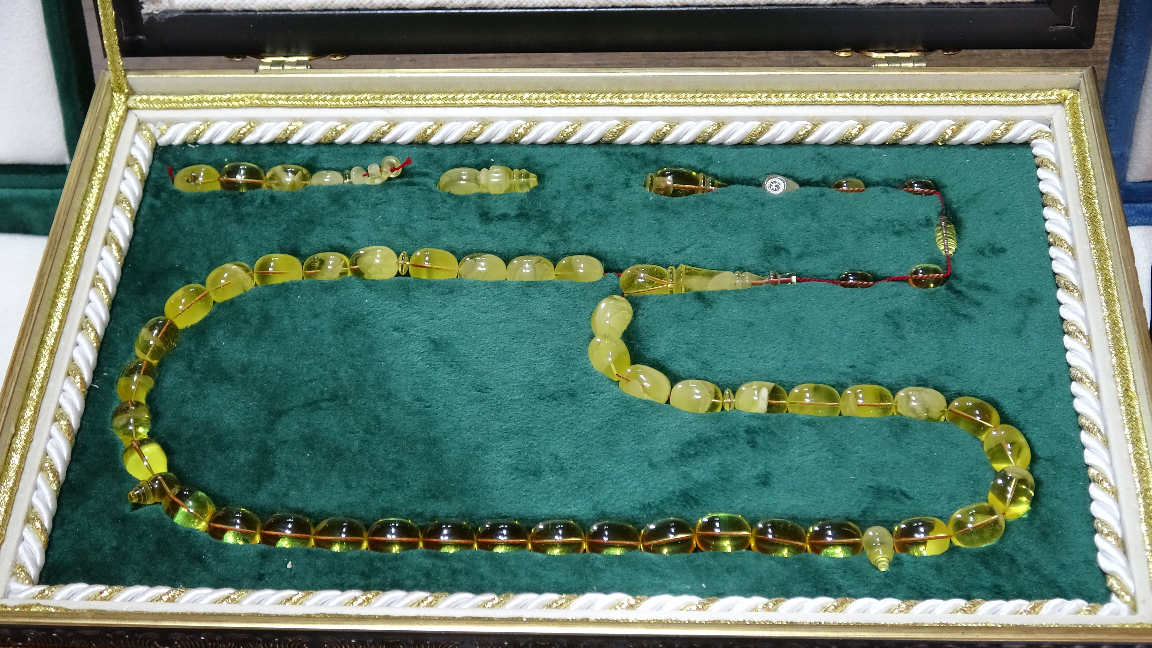 Tespih Değil, Servet! 100 Yıllık Kehribar Tespih 650 Bin Tl’ye Alıcı Buldu (3)