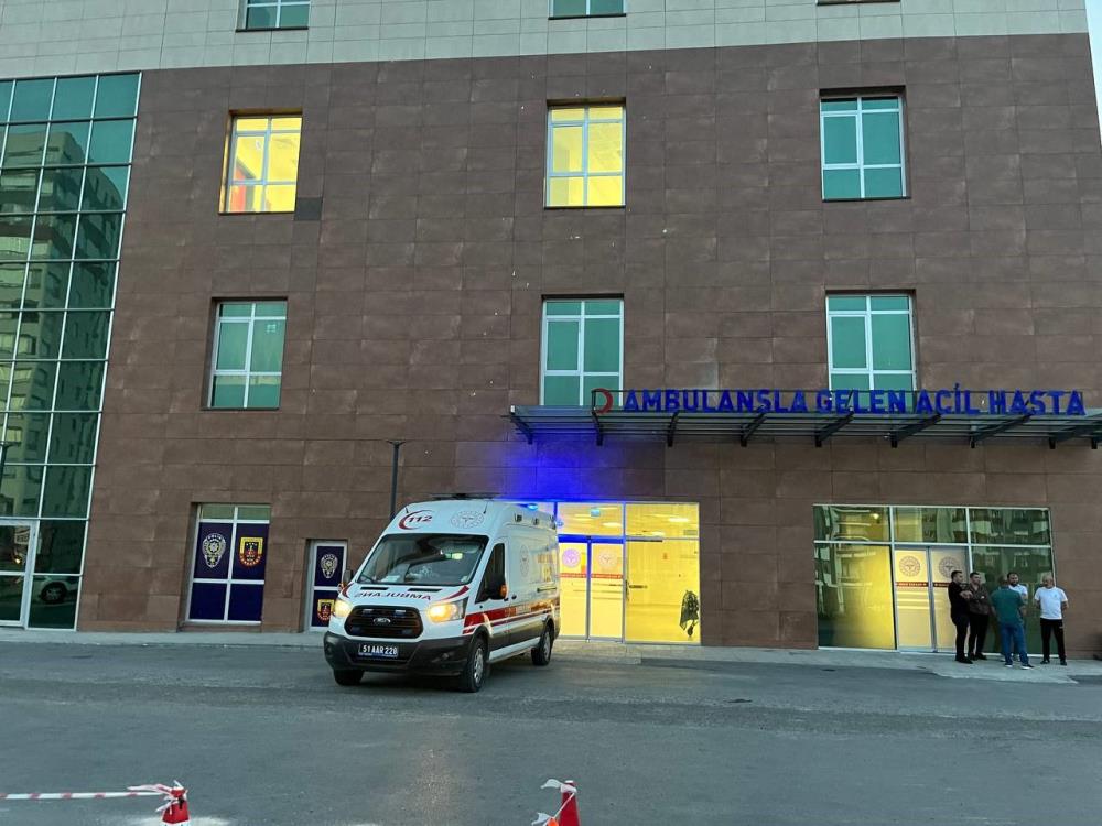 Traktor Facialari Devam Ediyor 14 Yasindaki Cocuk Binmeye Calistigi Traktorun Altinda Kaldi (3)