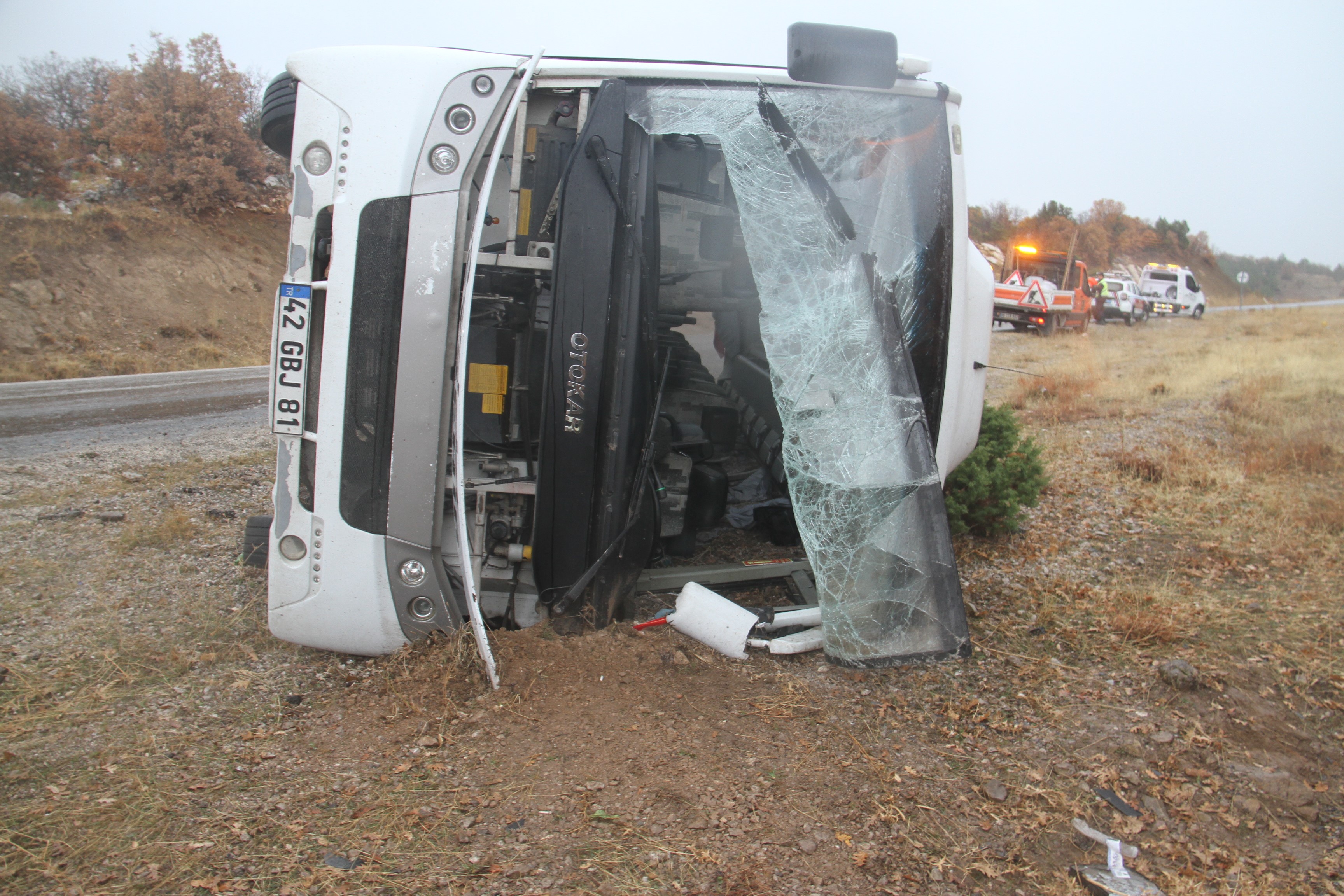 Yağışlı Hava Faciaya Yol Açtı Öğrenci Servisi Kayarak Devrildi, 31 Yaralı (5)