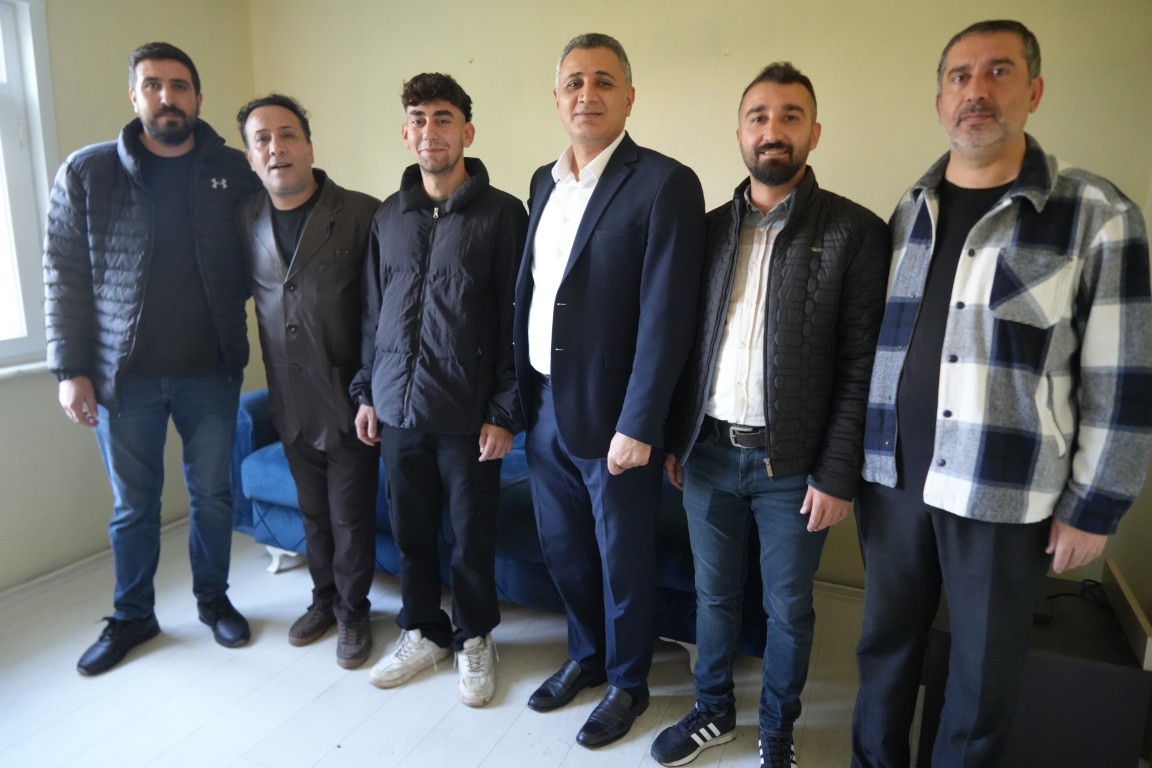 Yalniz Buyudu Ama Umudunu Hic Kaybetmedi 19 Yasindaki Yasinin Hayata Tutunma Mucadeles (6) (Orta)