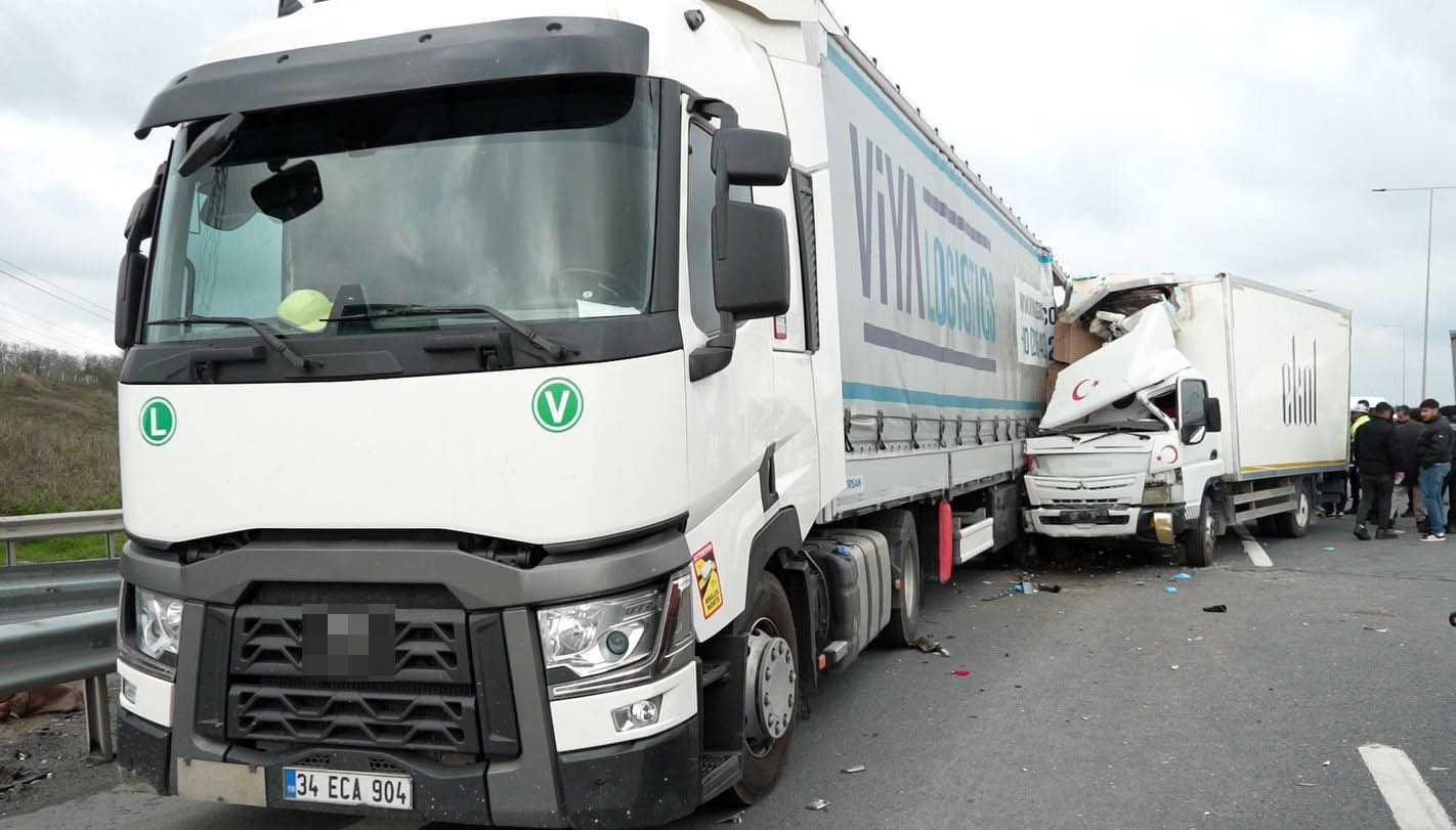 Yanlış Manevra, Ölüm Getirdi Geri Gelen Tır Kamyoneti Biçti, 26 Yaşındaki Genç Öldü (4)