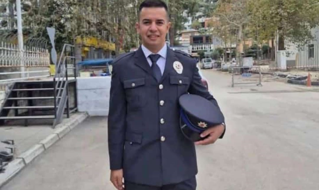 Yeni Baba Olan 27 Yaşındaki Polis Memuru Lösemiyle Mücadelesini Kaybetti (2)