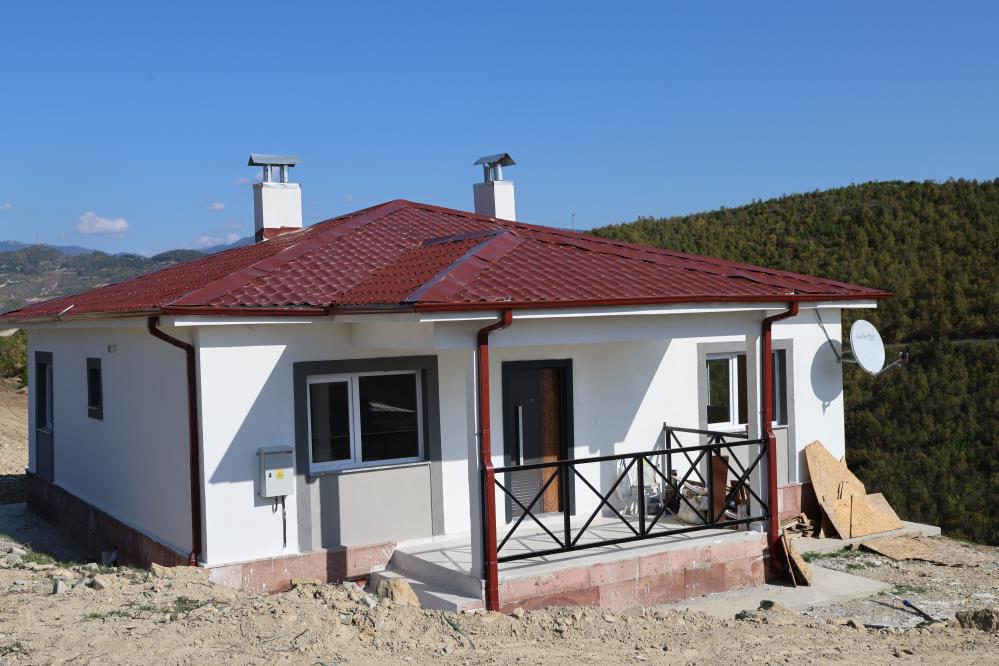 Yeni Evlerine Kavuştu, 90 Yaşındaki Fatma Ninenin Mutluluğu Göz Doldurdu (3)