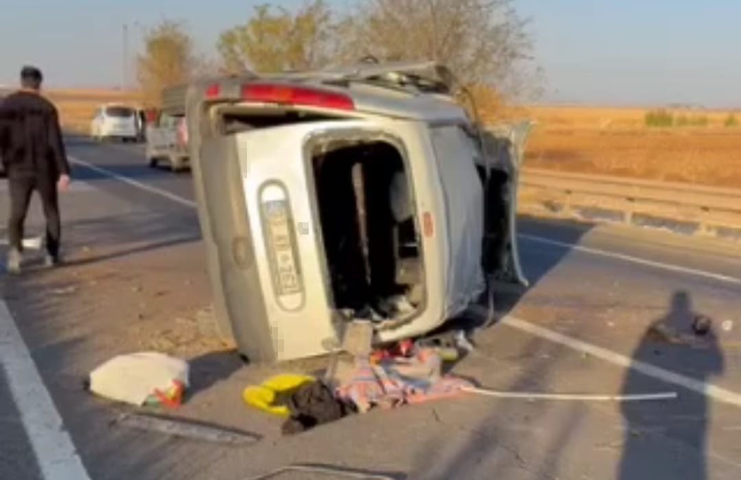 Yol Ayrımında Korkunç Kaza Karşı Yola Geçip Devrildi; 1 Ölü, 3 Kişi Yaralı (3)