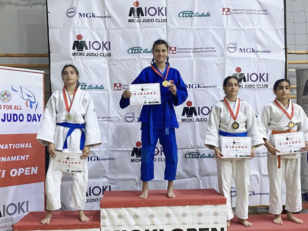 Yunusemre Belediyespordan Uskupte Madalya Yagmuru (4)