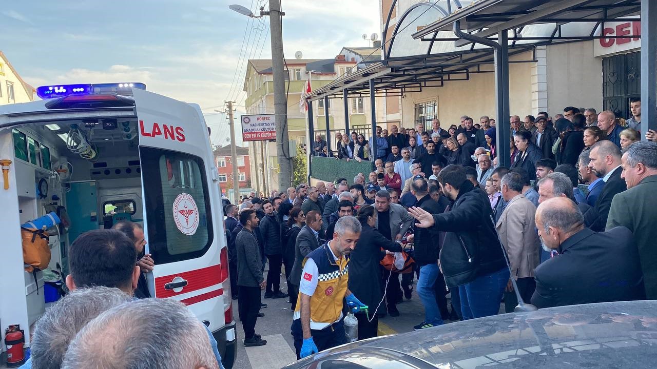 Yürekleri Dağlayan Tesadüf! Aynı Aileye Bir Günde Iki Ölüm Haberi (5)