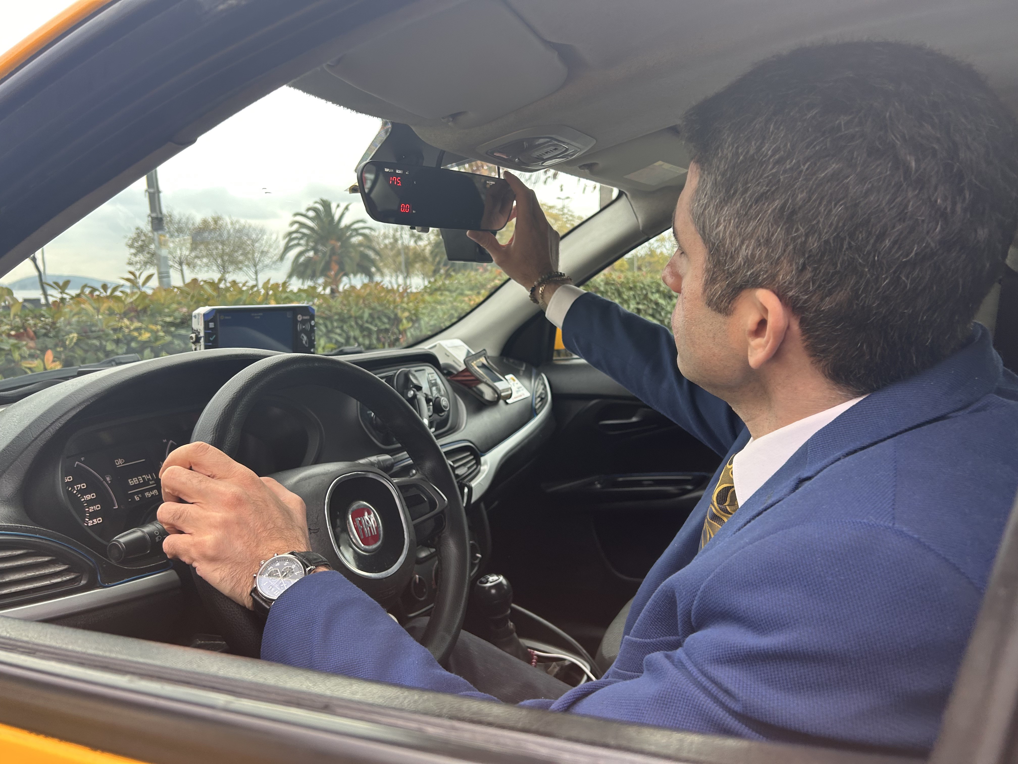 10 Yillik Kariyerini Sildi Bogazici Mezunu Taksicinin Ilginc Hikayesi (5)