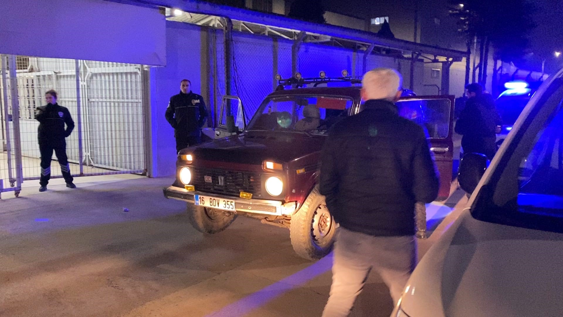 15 Yaşındaki Sürücüden Film Gibi Kaçış Gece Yarısı Adrenalin Dolu Anlar Pahalıya Patladı (8)