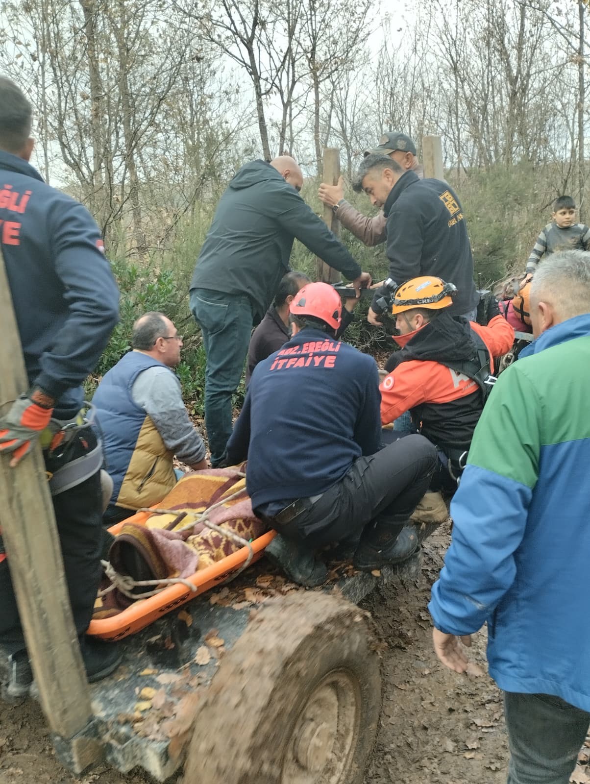 30 Metrelik Dususten Sag Kurtuldu Muhtar Hastanede Tedavi Altinda (3)