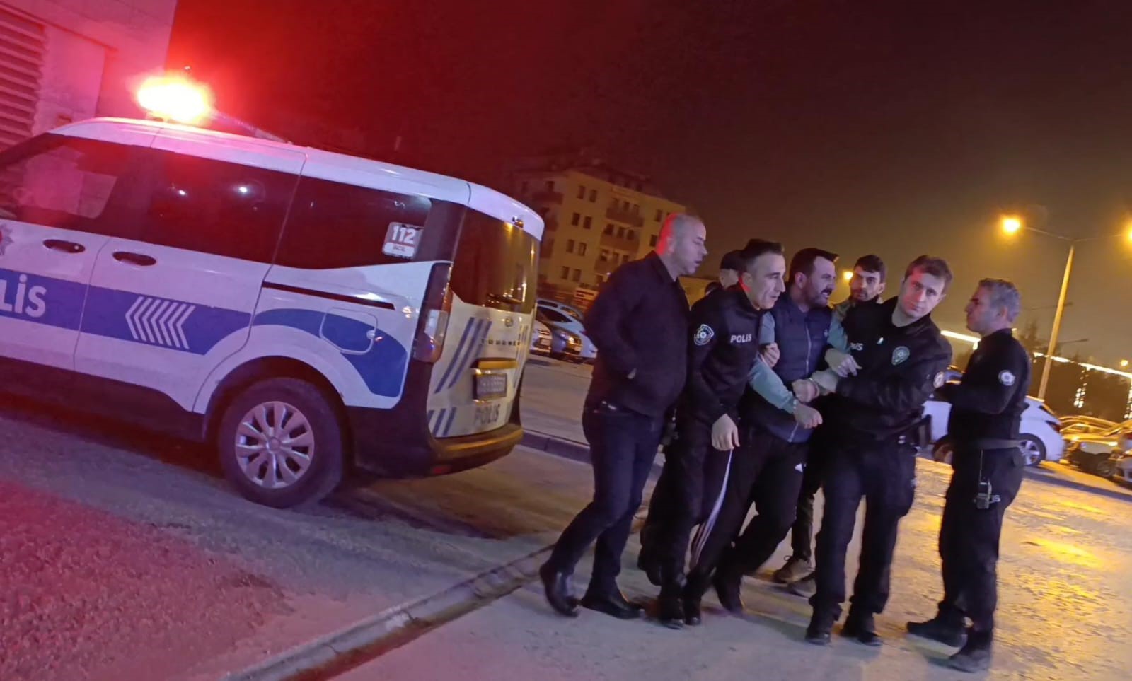 5 Ay Önceki Kazanın Intikamı Baba, Taksiciyi Tuzağa Düşürüp Silahla Vurdu! (3)