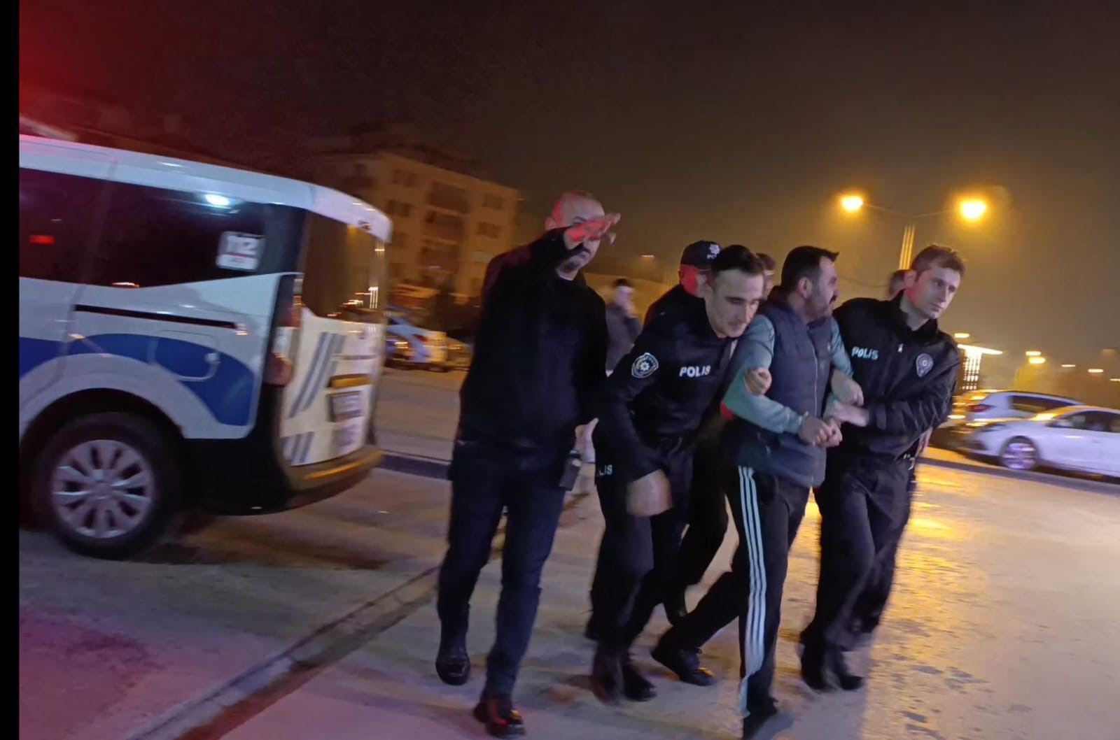 5 Ay Önceki Kazanın Intikamı Baba, Taksiciyi Tuzağa Düşürüp Silahla Vurdu! (7)