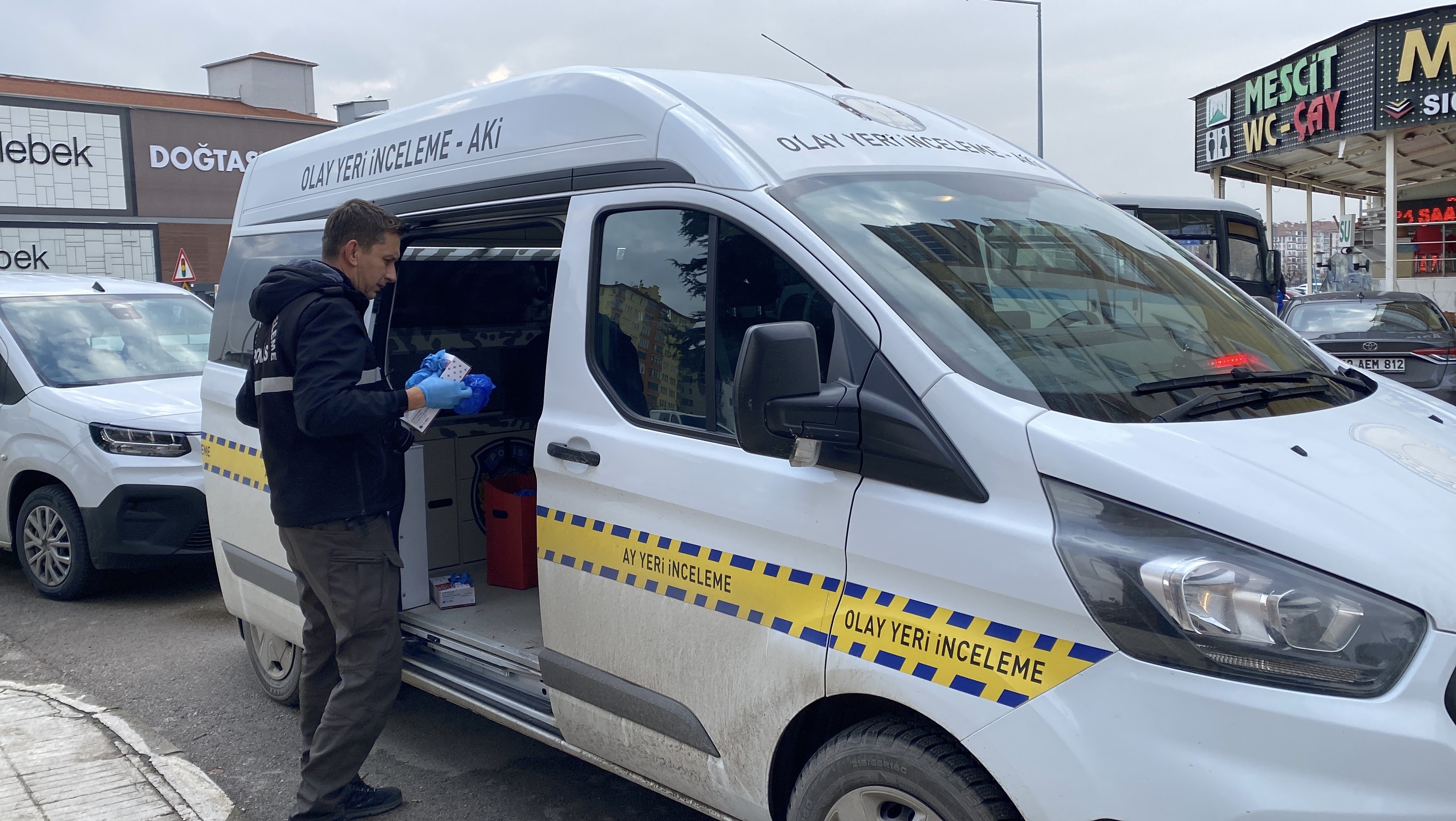 50 Yaşındaki Adamın Kahreden Sonu! 8’Inci Kattan Beton Zemine Çakıldı (2)