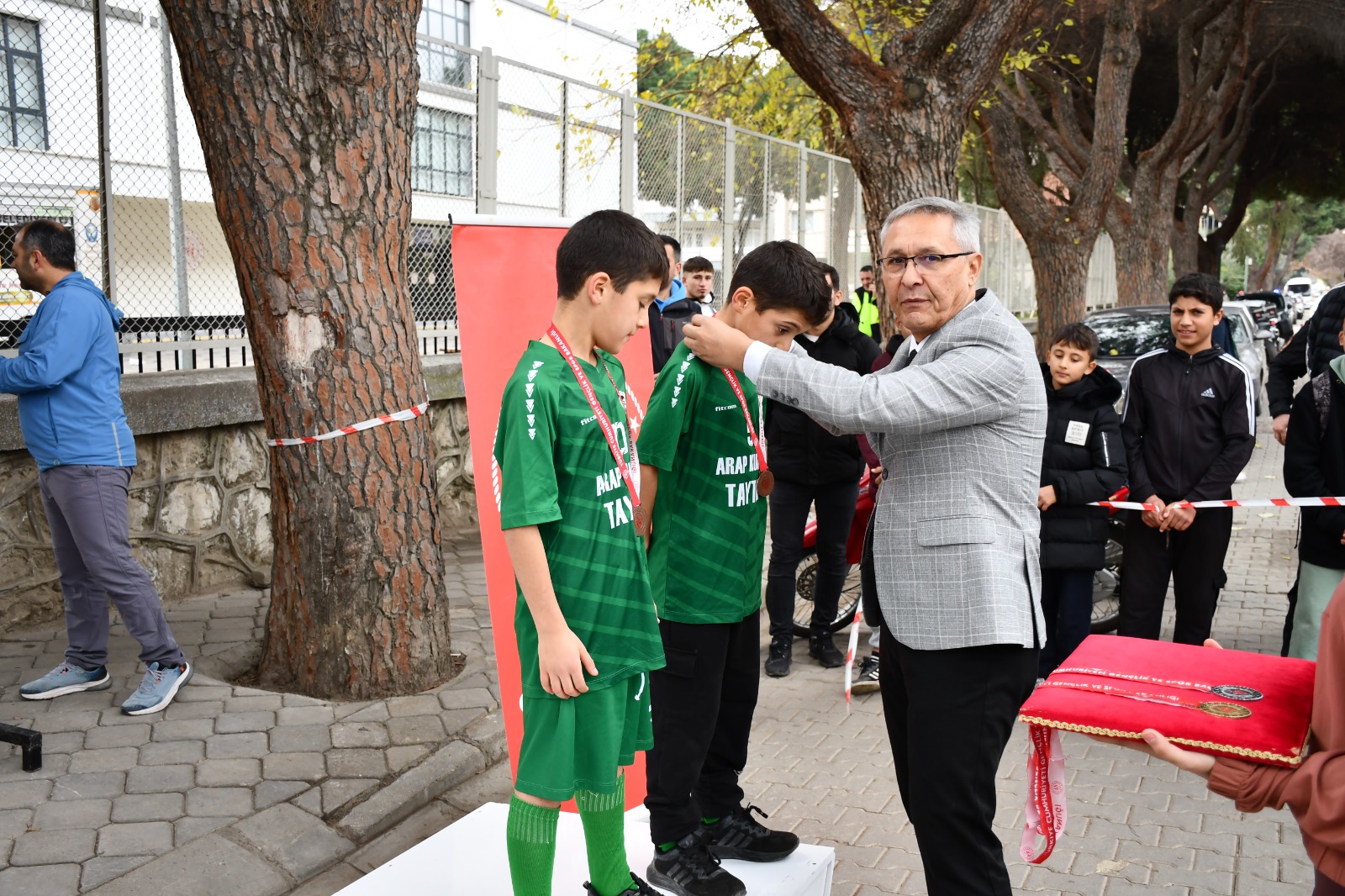 8A1D0B55 220D 4587 Bde2 D5D8007De506