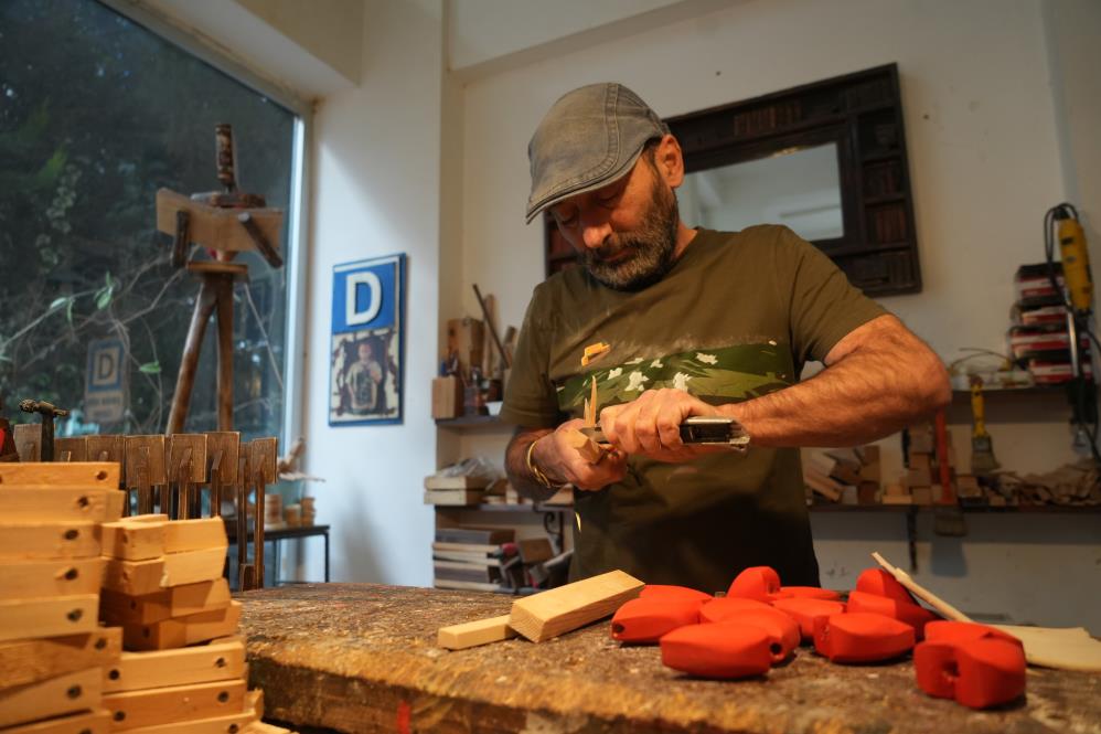 Acik Kalp Ameliyatindan Dunya Sanatina Tahta Yurek Eseri Dunyada Ilgi Goruyor (3)