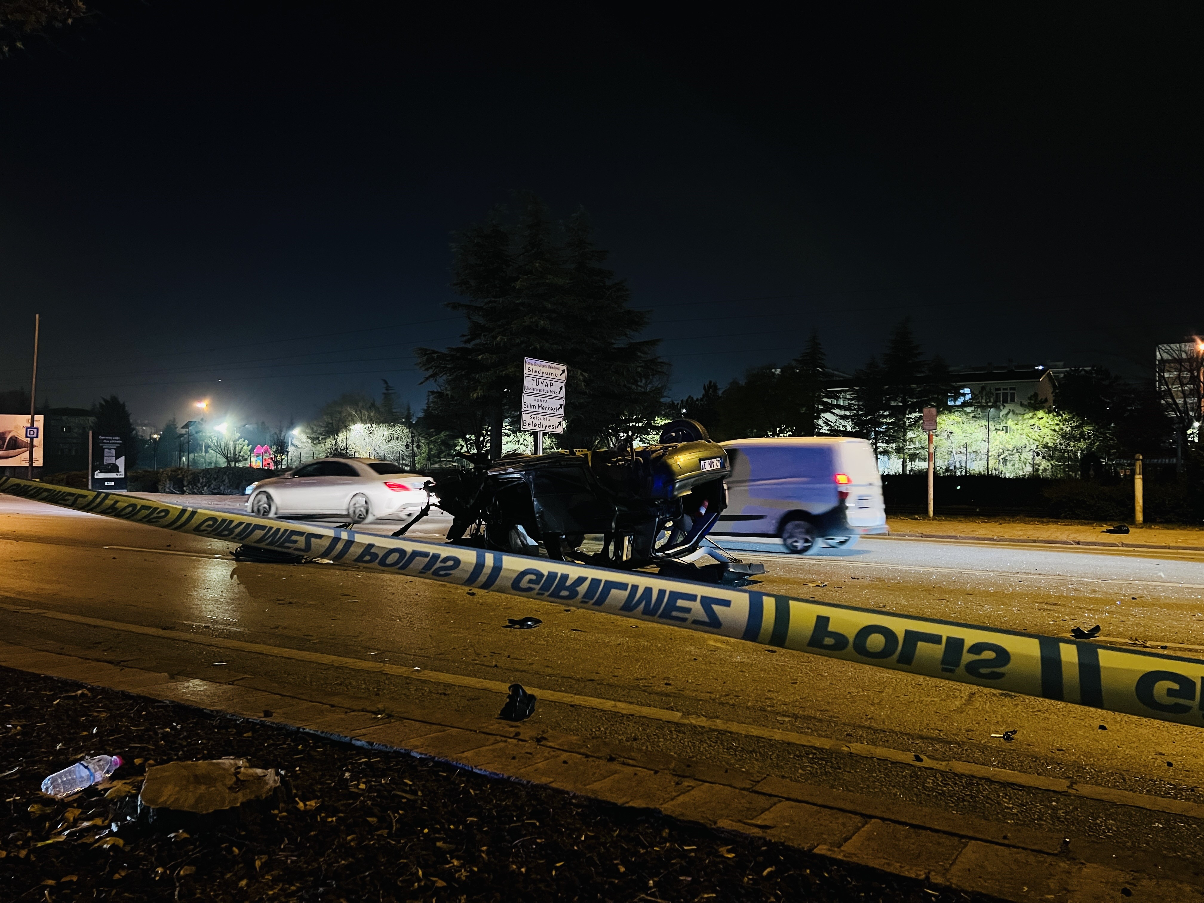 Ağaca Çarpıp Alev Alan Araçtan Son Anda Çıkarıldılar! 1’I Ağır 2 Yaralı (2)