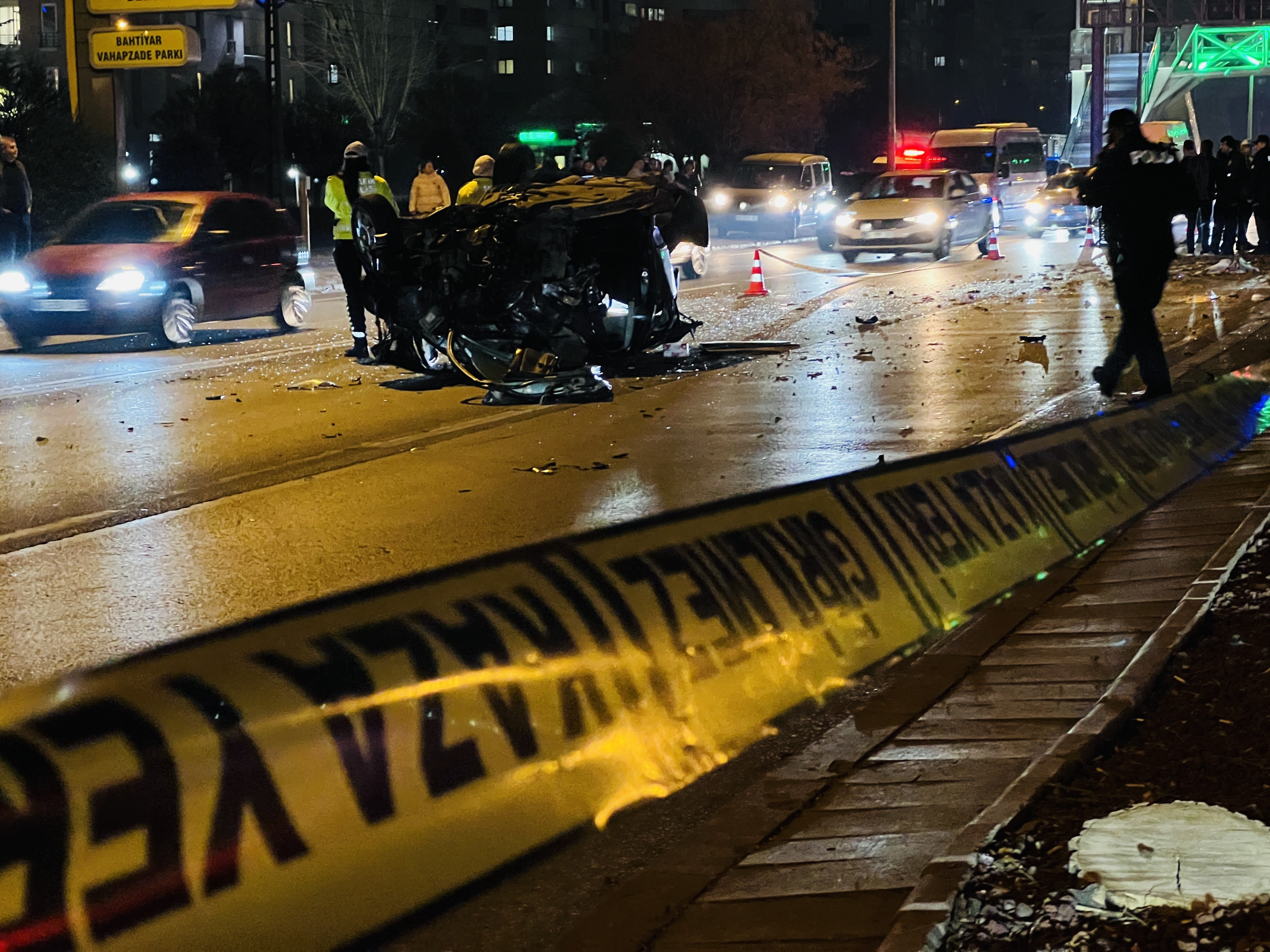 Ağaca Çarpıp Alev Alan Araçtan Son Anda Çıkarıldılar! 1’I Ağır 2 Yaralı (6)