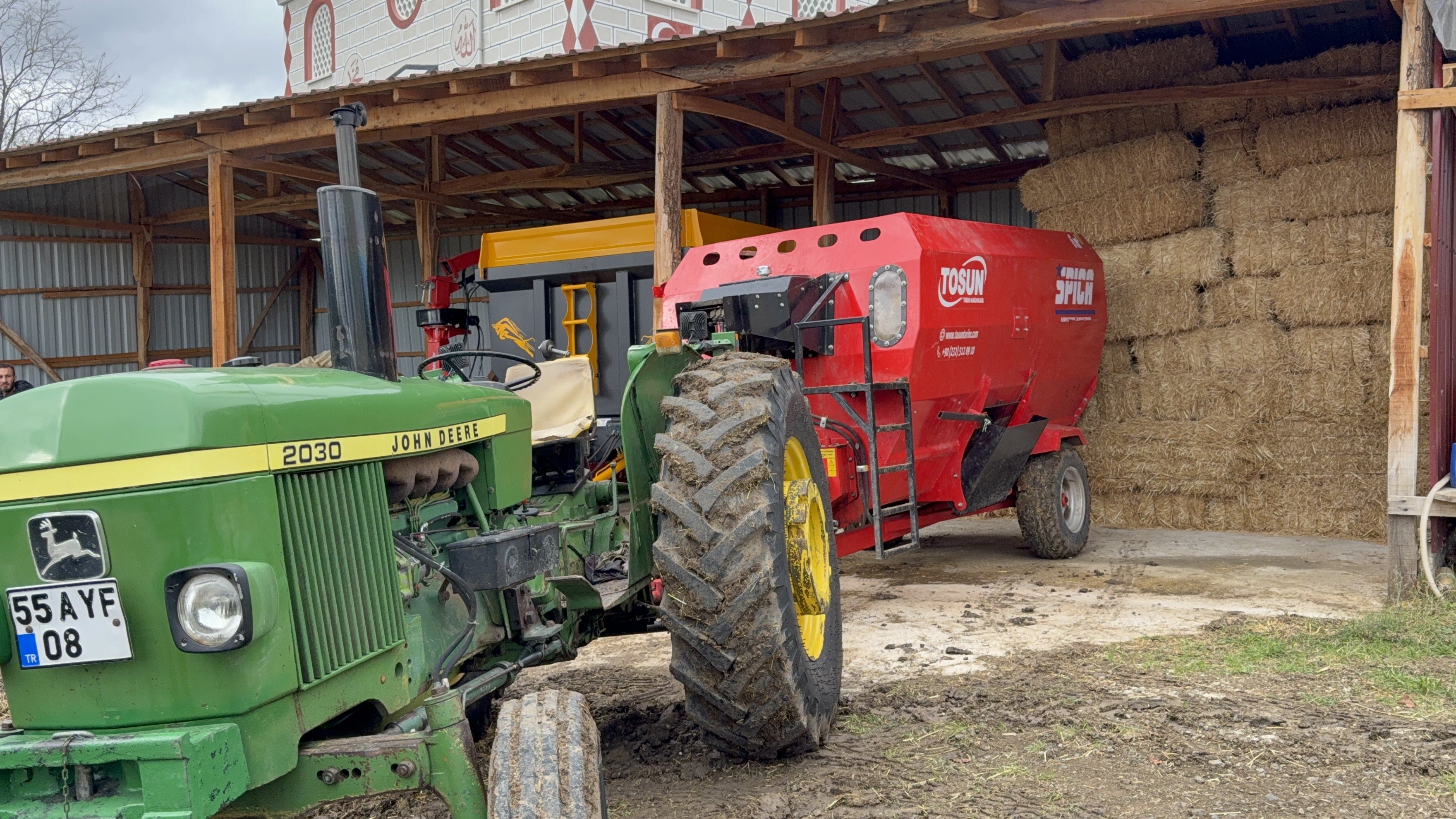 Ahır Önünde Kahreden Kaza Küçük Miraç Silaj Makinesine Kolunu Kaptırdı, Kurtarılamadı (9)