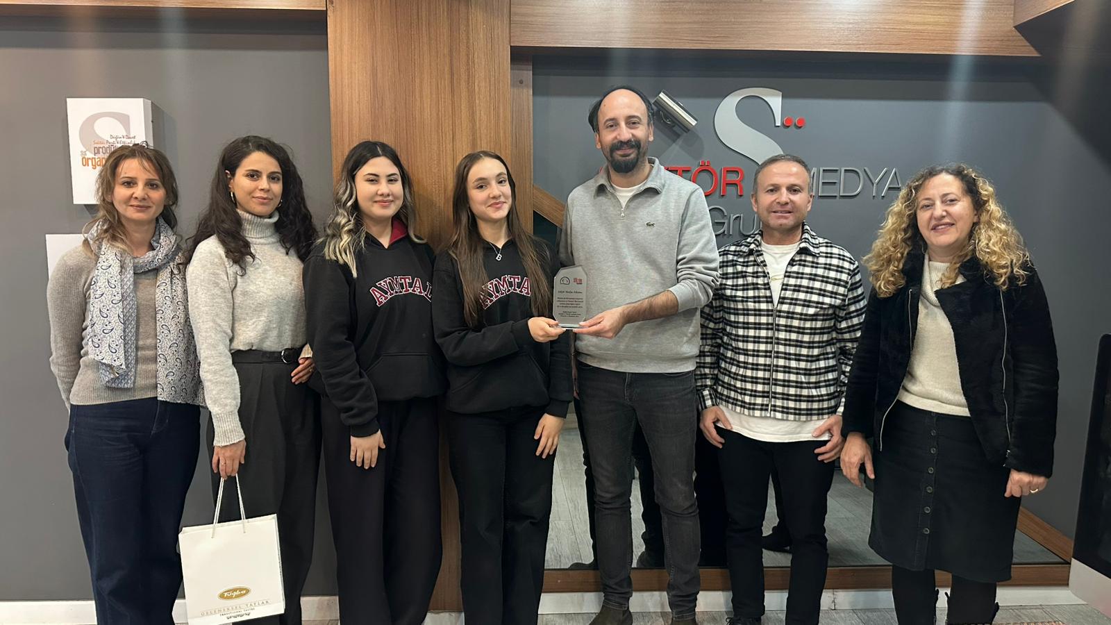 Ahmet Yesevi Mtal’den Sektör Medya’ya Teşekkür Plaketi-1