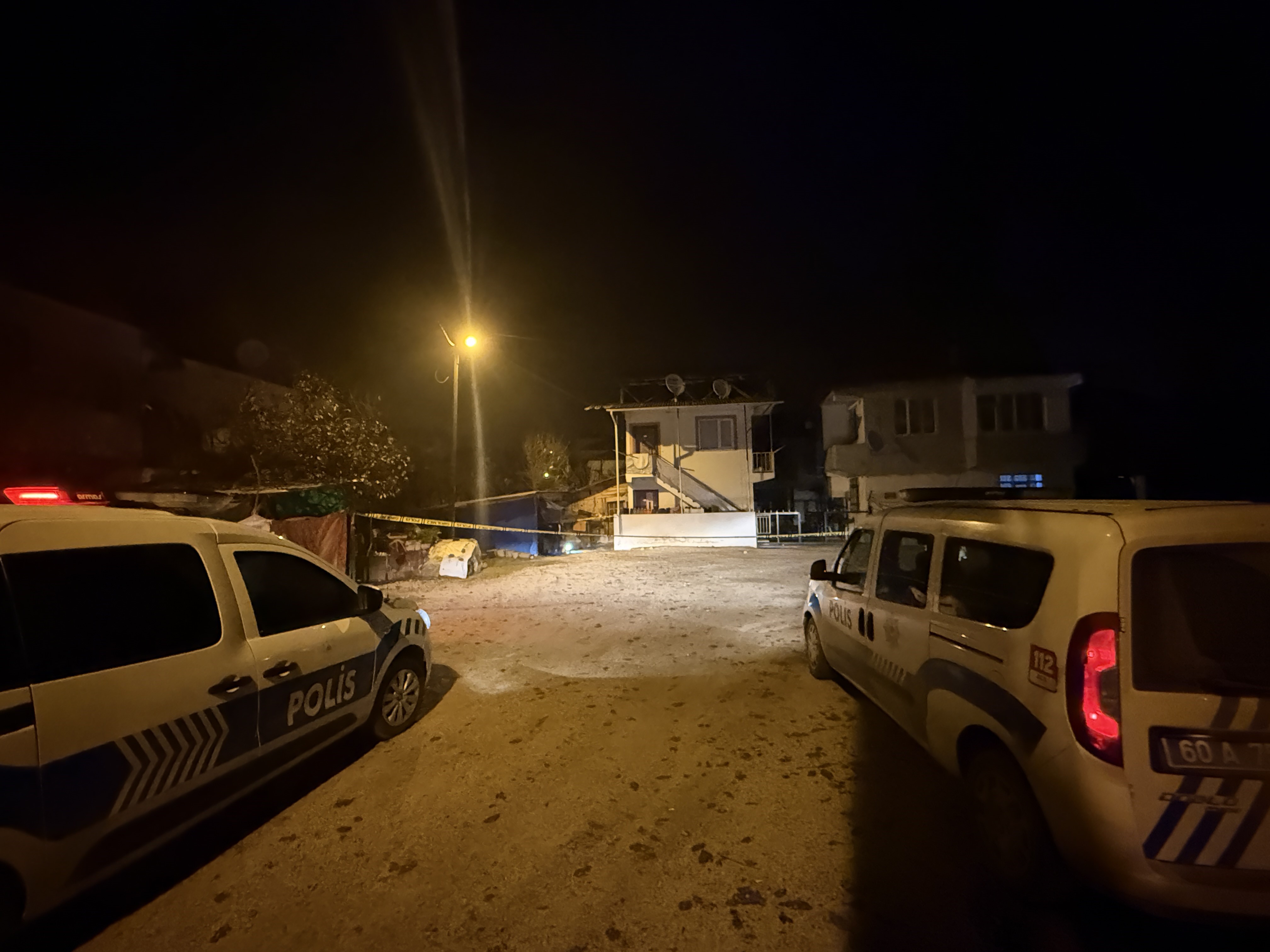 Ailesi Silah Sesine Kostu Evinin Onunde Infaz Edildi 01