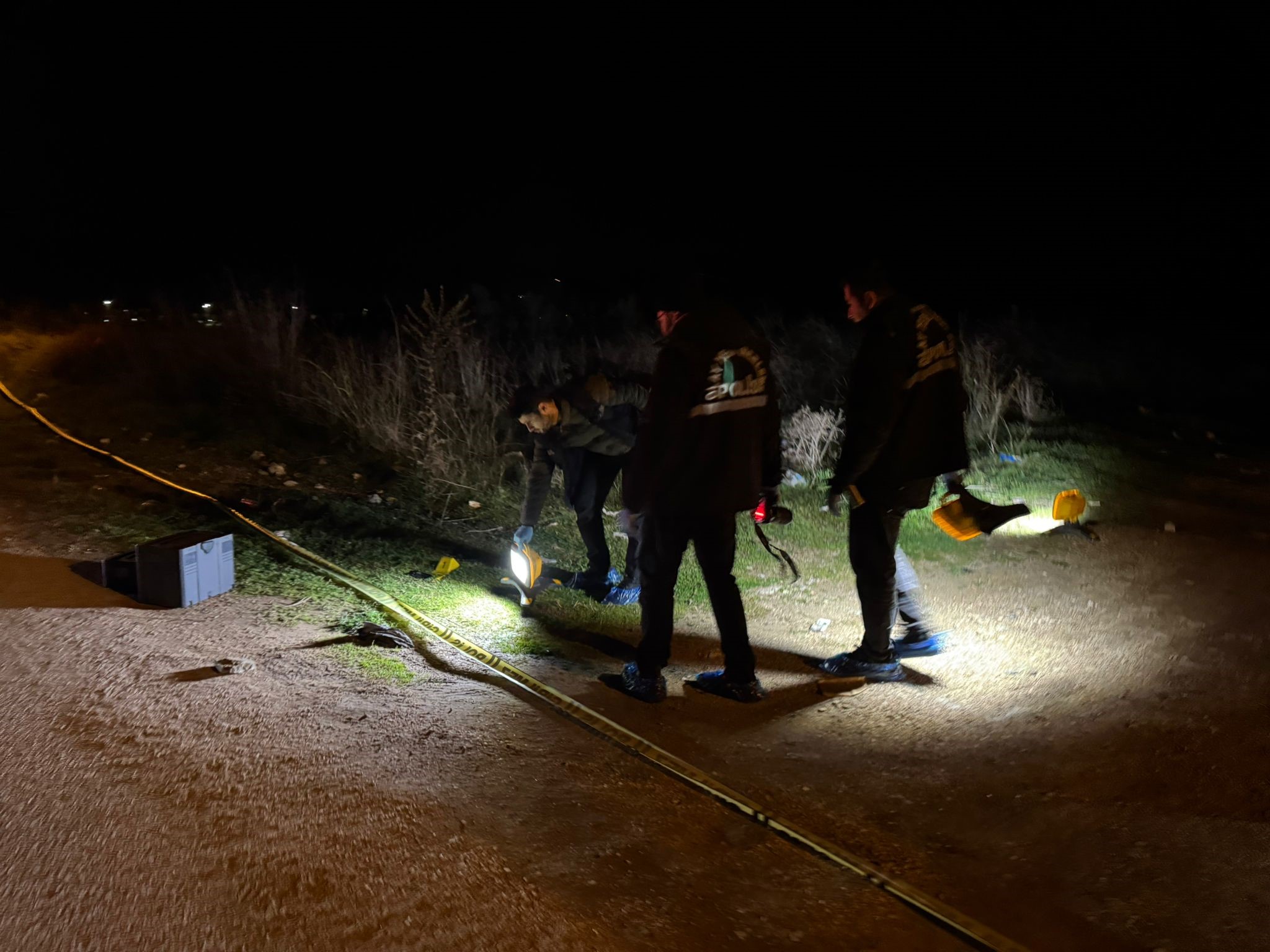 Akşam Saatlerinde Korkunç Manzara Yol Kenarında Ceset Bulundu (5)