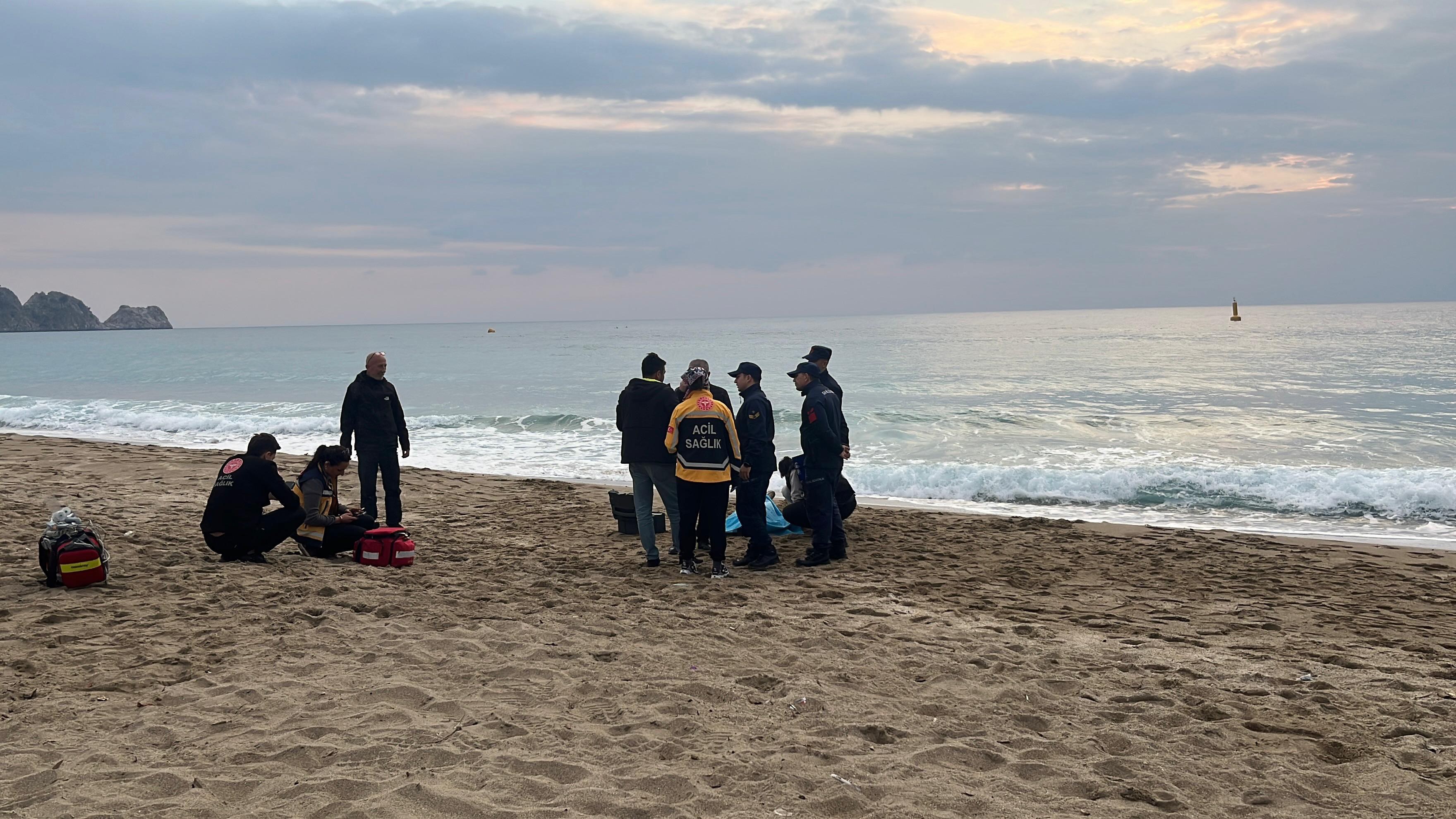 Alanya Sahilinde Korkunç Manzara! Yabancı Uyruklu Kadın Ölü Bulundu (2)