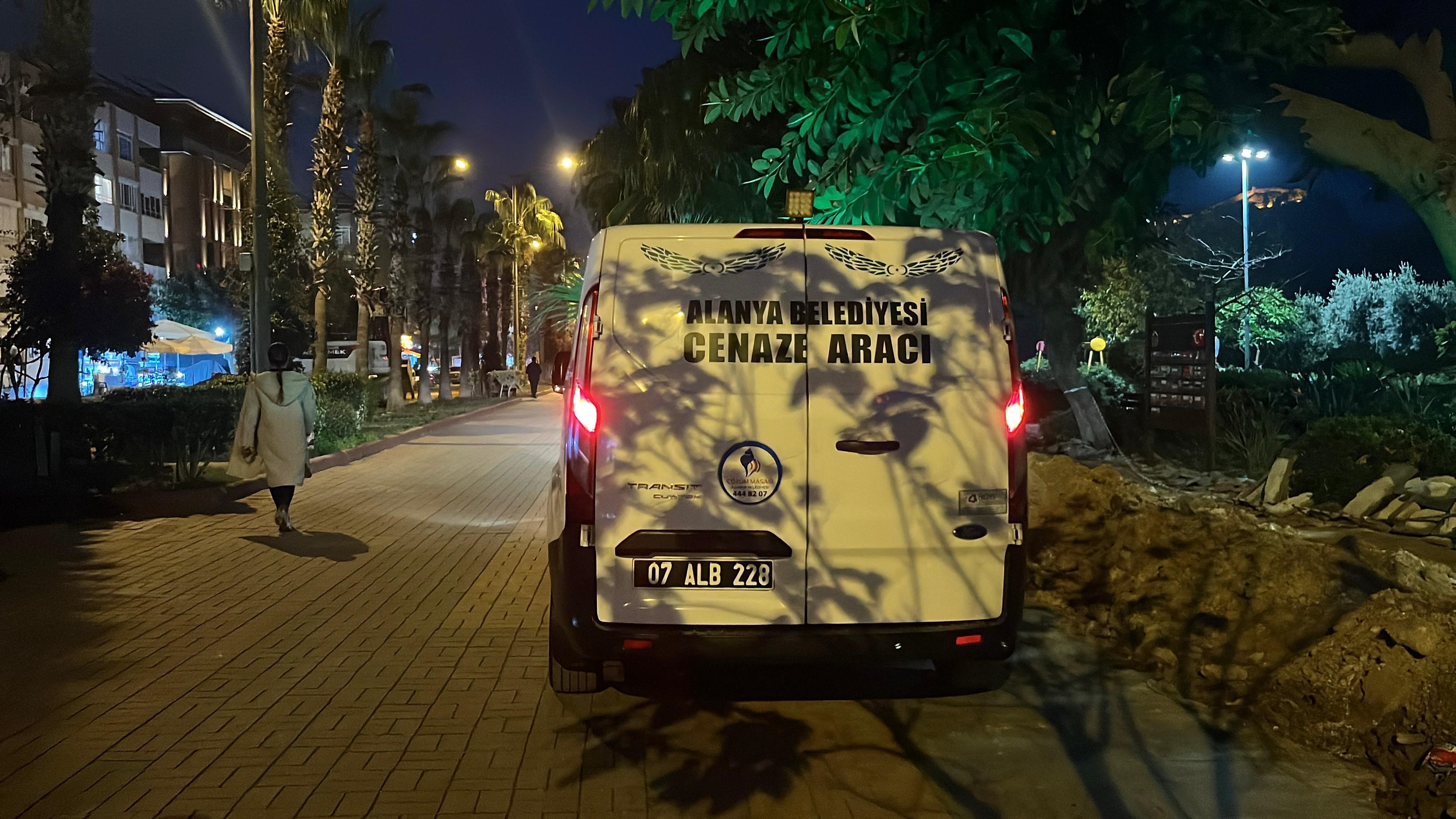 Alanya Sahilinde Korkunç Manzara! Yabancı Uyruklu Kadın Ölü Bulundu (5)