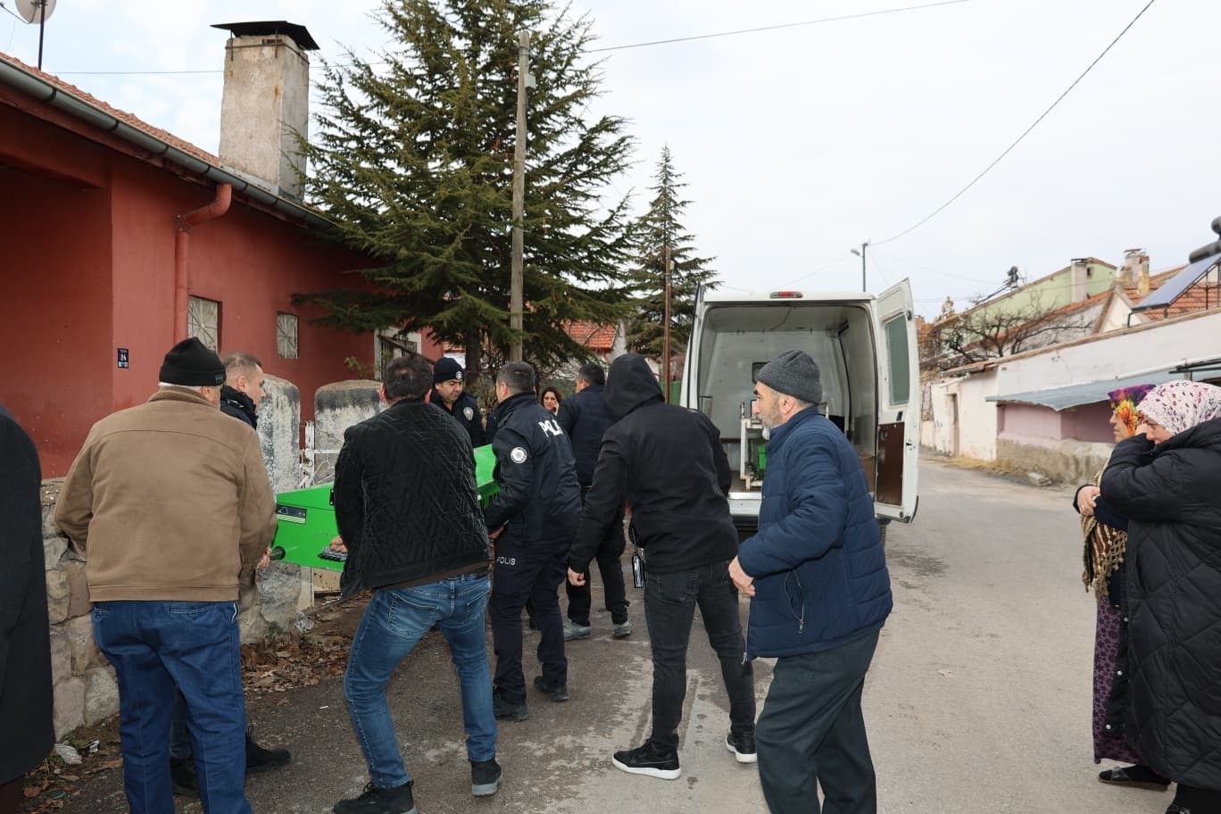 Alevlerin Ortasında Kaldı 84 Yaşındaki Kadın Soba Yangınında Can Verdi (7)