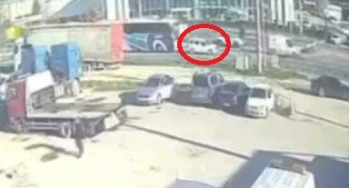 Ani Fren Zincirleme Kazaya Neden Oldu Otomobil Metrelerce Savruldu (2)