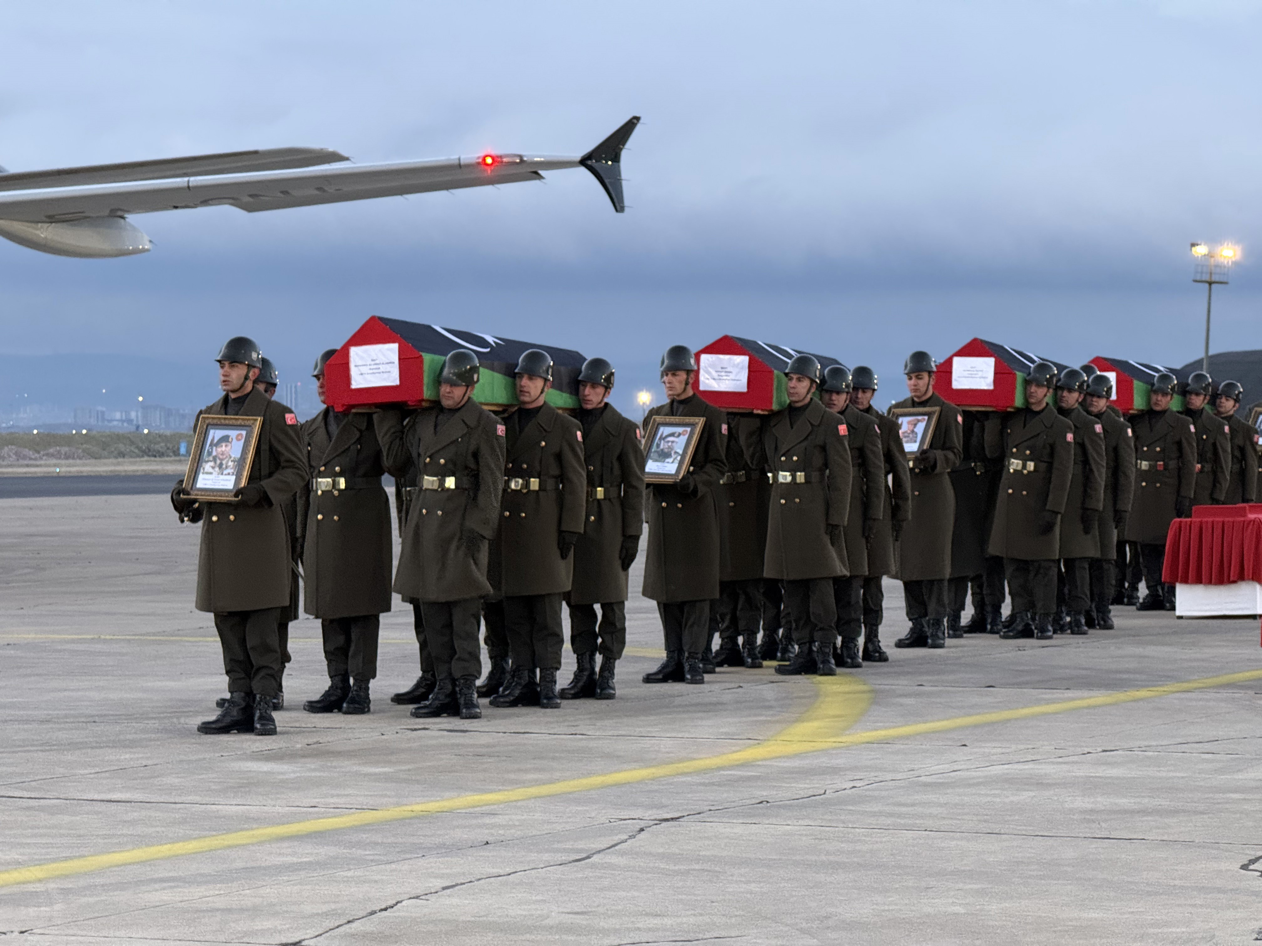 Ankara’daki Facianın Ardından Libyalı Askeri Heyet Törenle Uğurlandı (2)