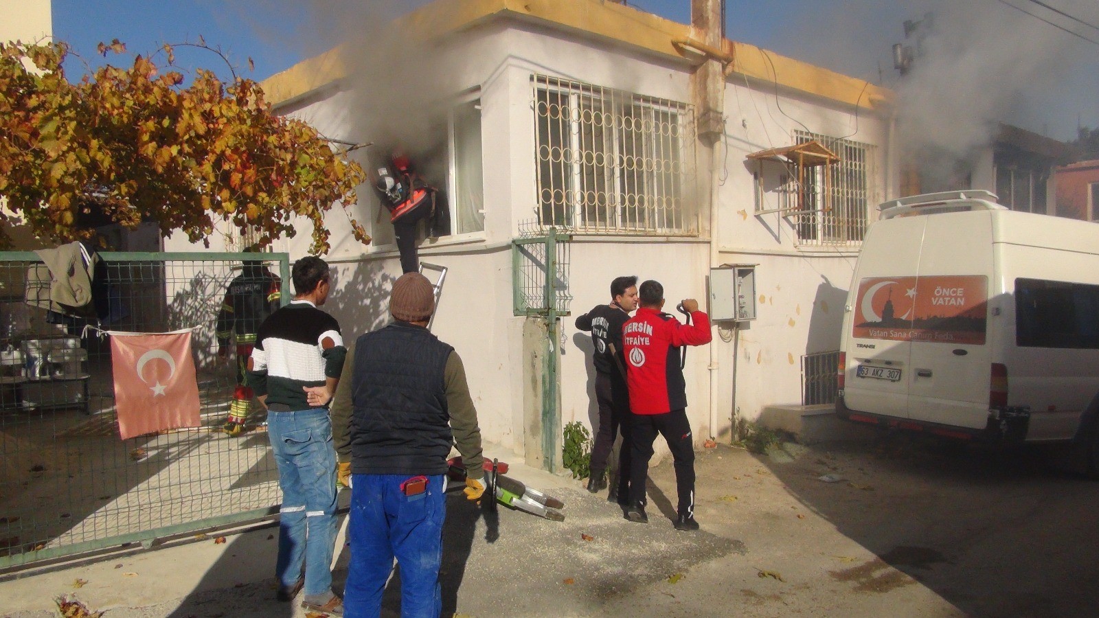 Anne Marketeyken Ev Alevlere Teslim Oldu 2 Çocuk Feci Şekilde Can Verdi (10)