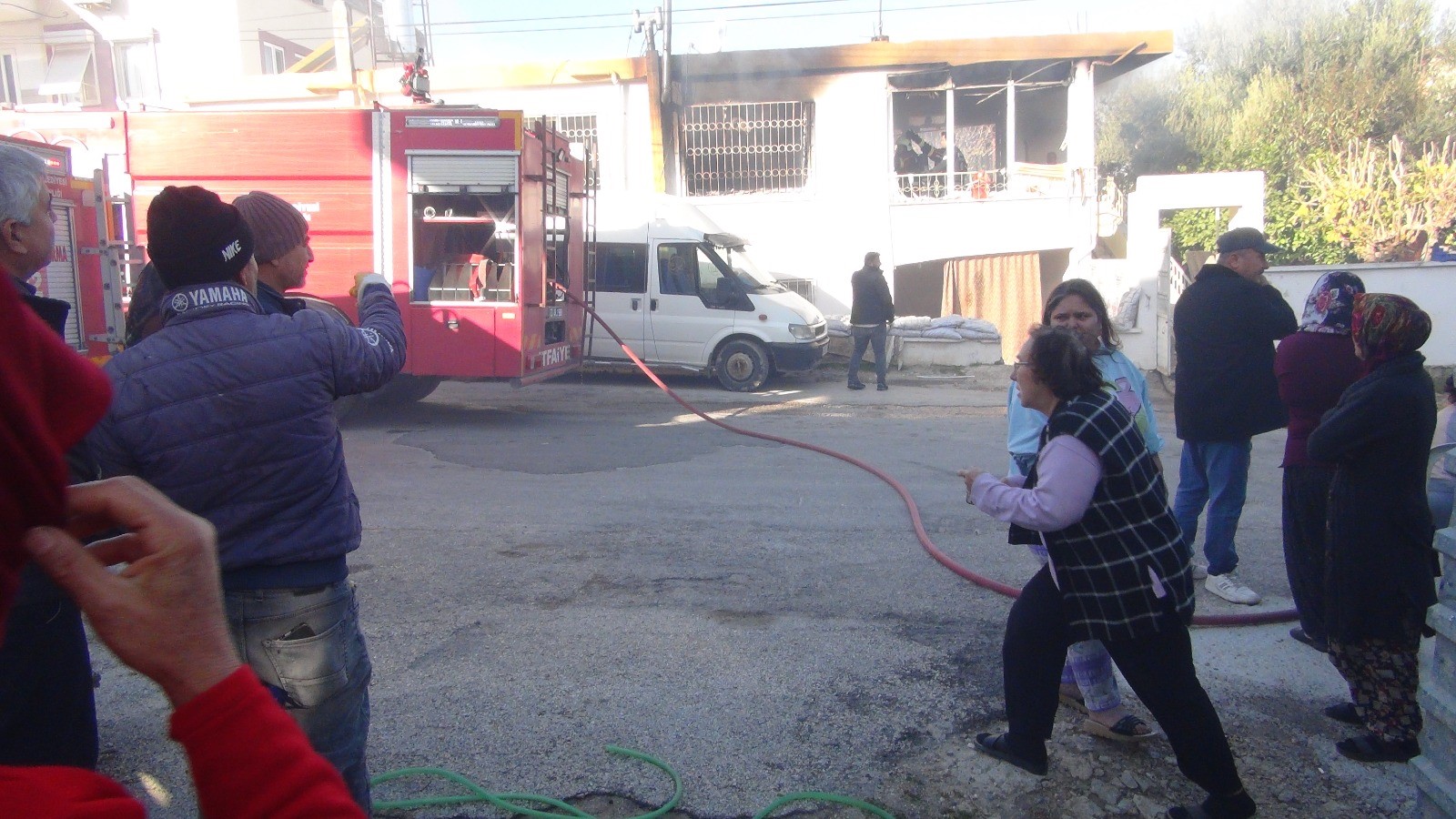 Anne Marketeyken Ev Alevlere Teslim Oldu 2 Çocuk Feci Şekilde Can Verdi (6)