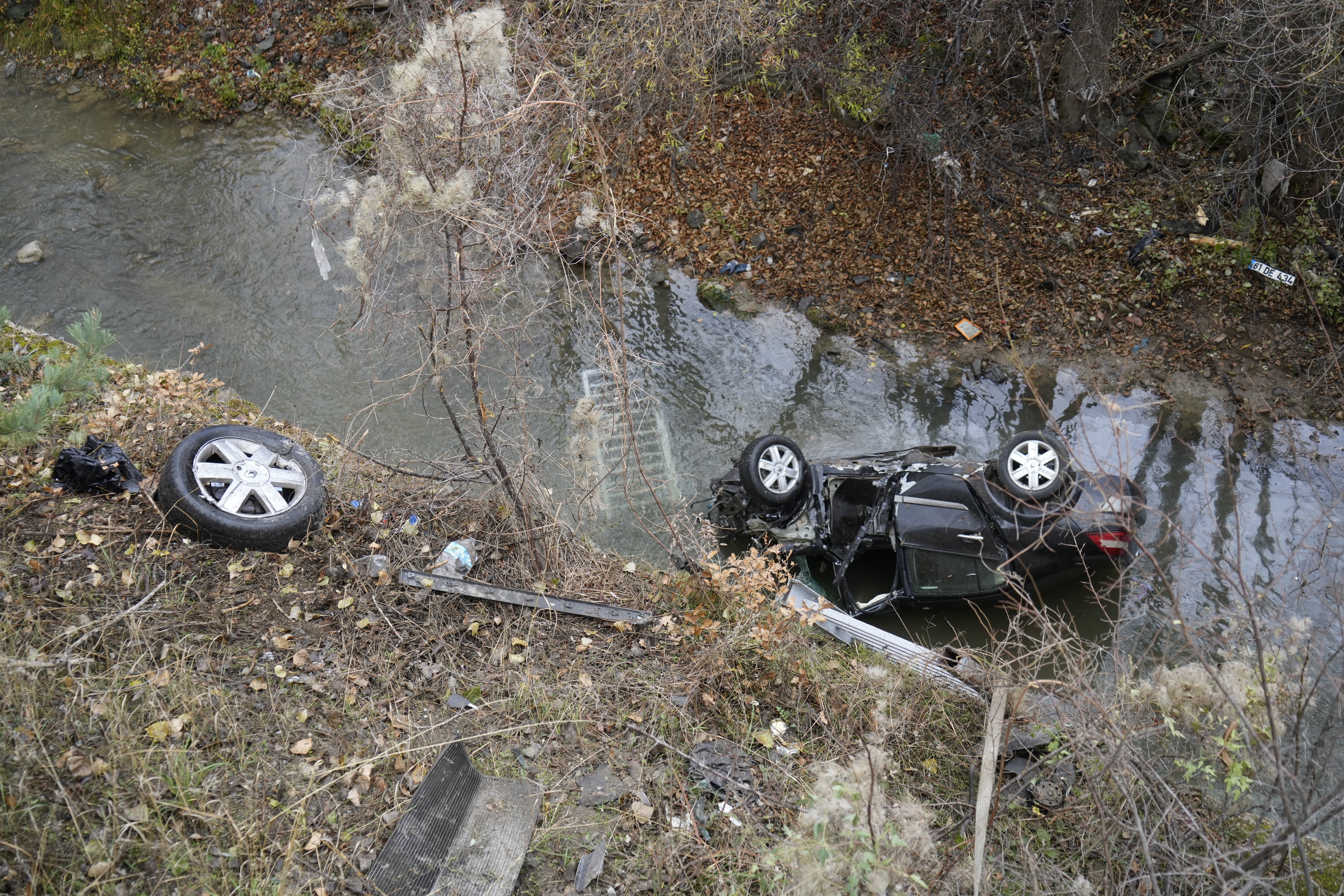 Aynı Güzergahta Art Arda Feci Kazalar! 1 Ölü, 3 Yaralı (6)