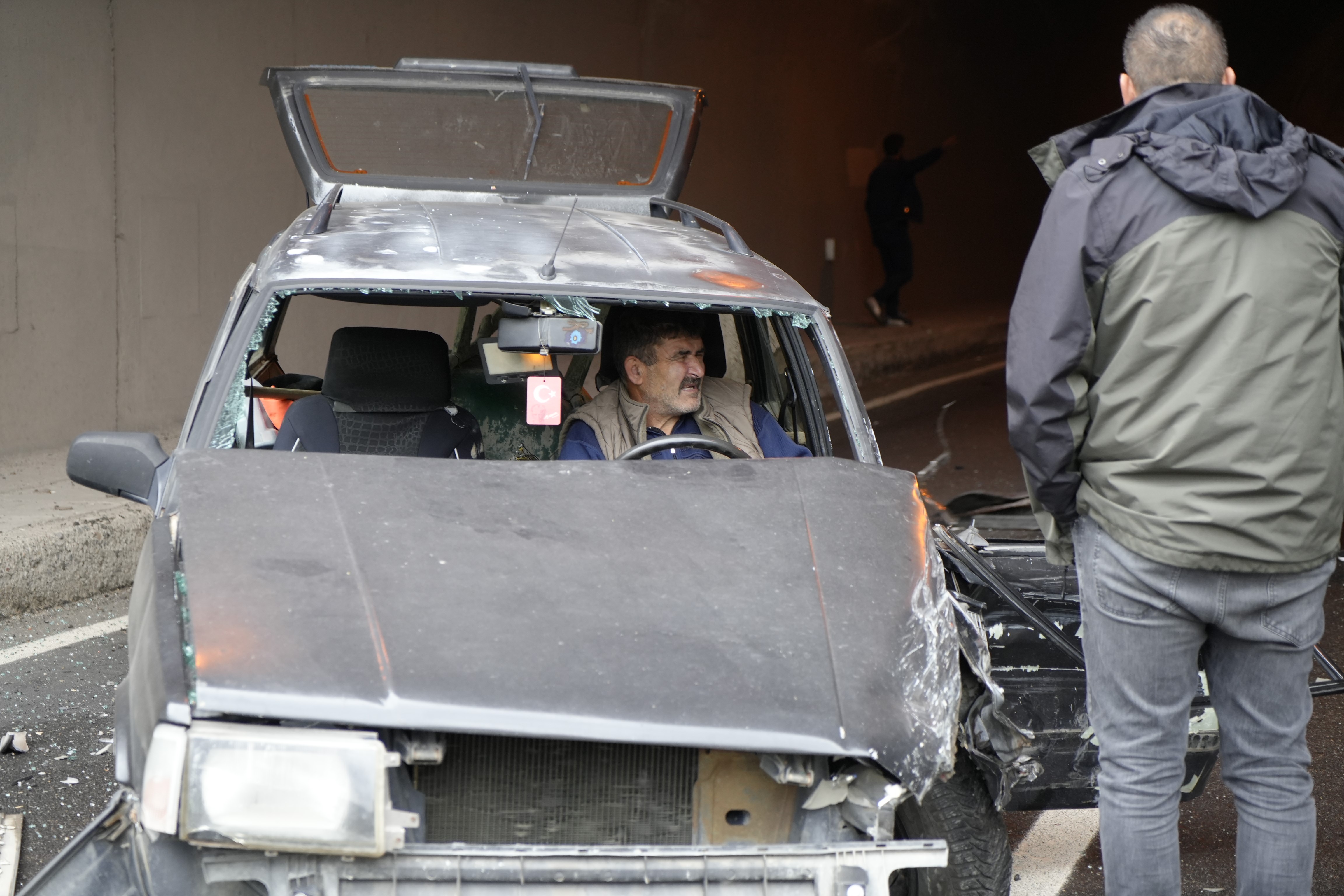 Aynı Güzergahta Art Arda Feci Kazalar! 1 Ölü, 3 Yaralı (7)