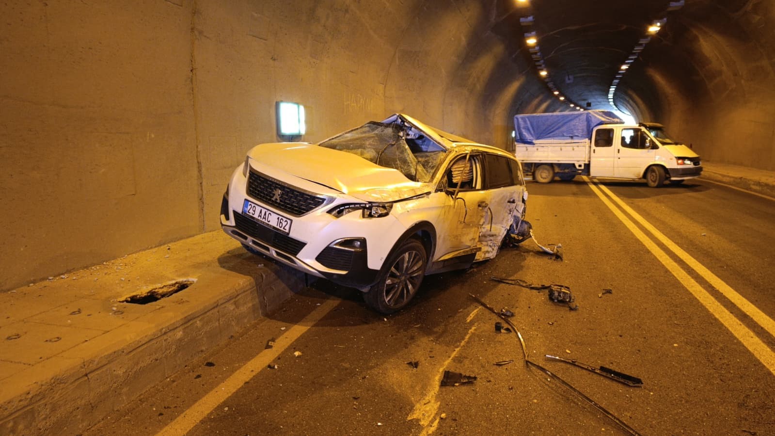 Aynı Güzergahta Art Arda Feci Kazalar! 1 Ölü, 3 Yaralı (8)