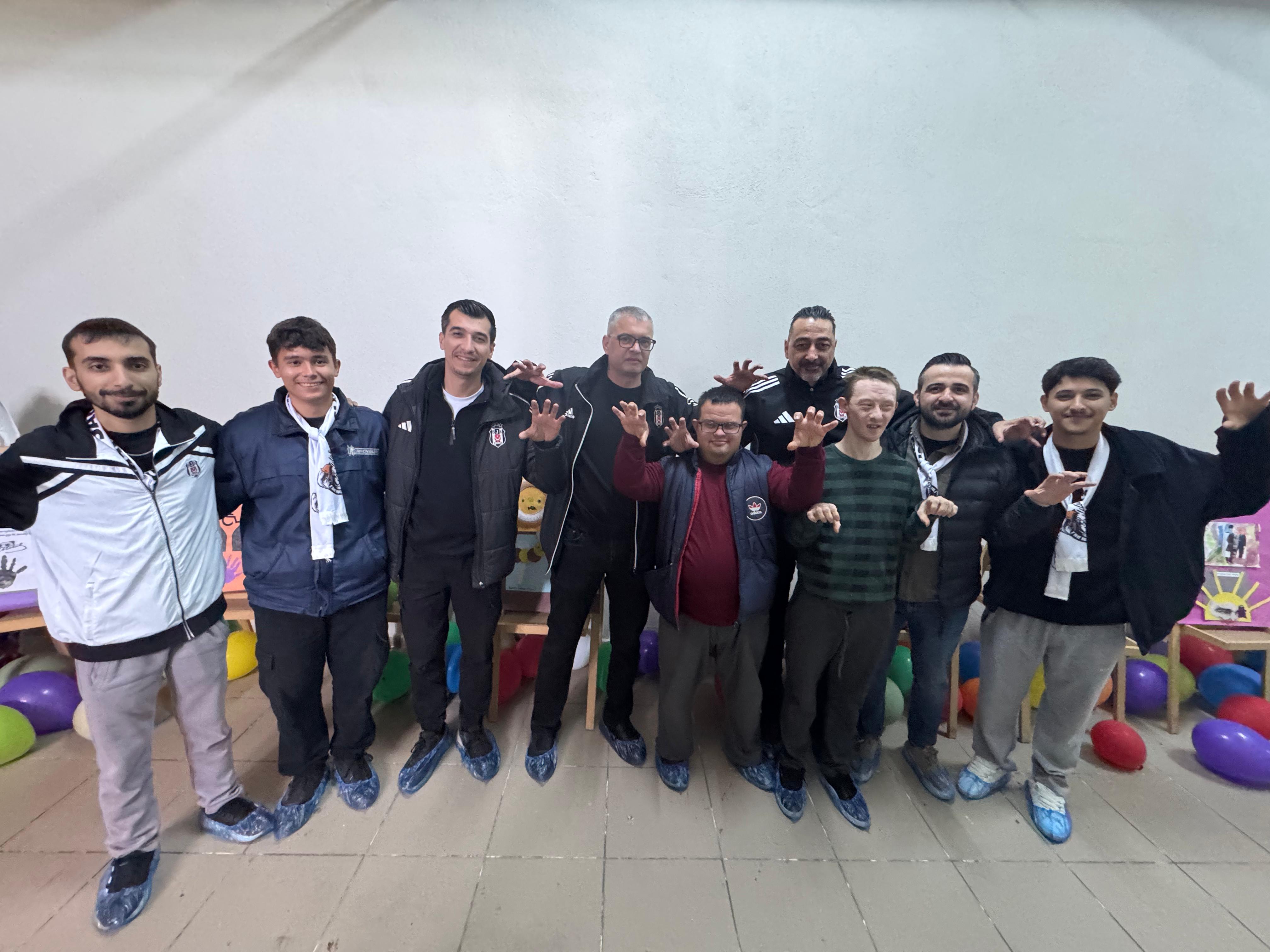 B7714833 A2C6 4398 9F9D 11Bd69B822E0