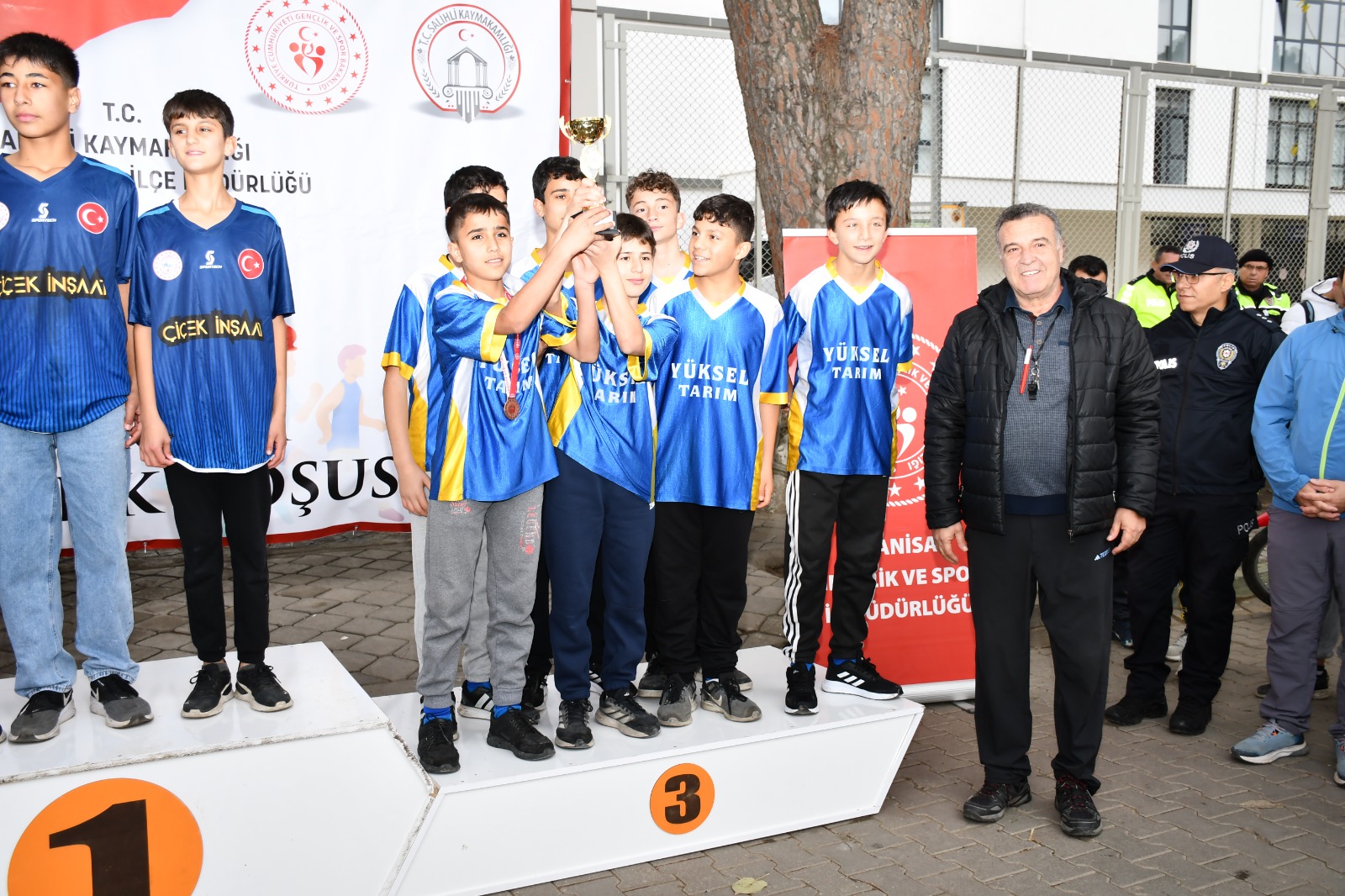 B9816E63 4C8A 4D5B Aa45 6Bfef4A4C2Ba