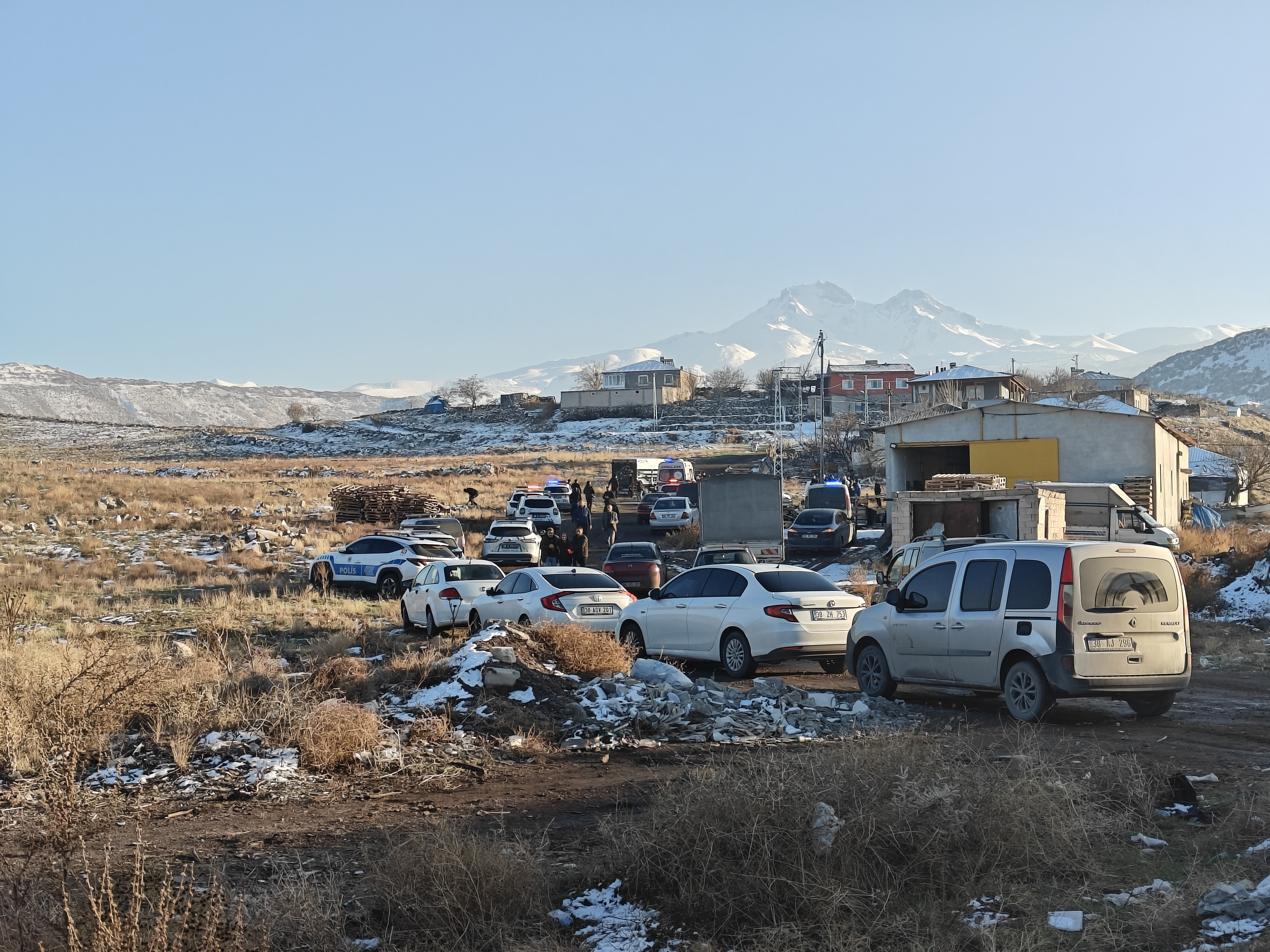 Bir Arazi, 3 Kurşun, 1 Can Kaybı! Baba Oğul Kurşunların Hedefi Oldu (2)