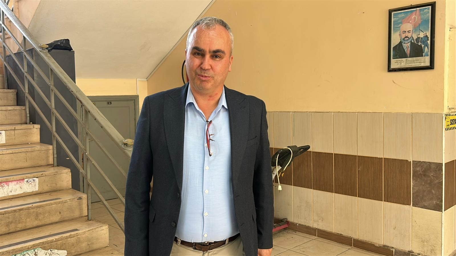 Bir Hareketi Her Şeyi Değiştirdi Yerden Şişeyi Alan Öğrenciye Çeyrek Altın (7)