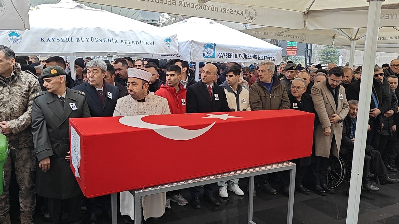 Cami Çıkışında Otomobil Çarptı Kıbrıs Gazisi Osman Balcı Son Yolculuğuna Uğurlandı (3)