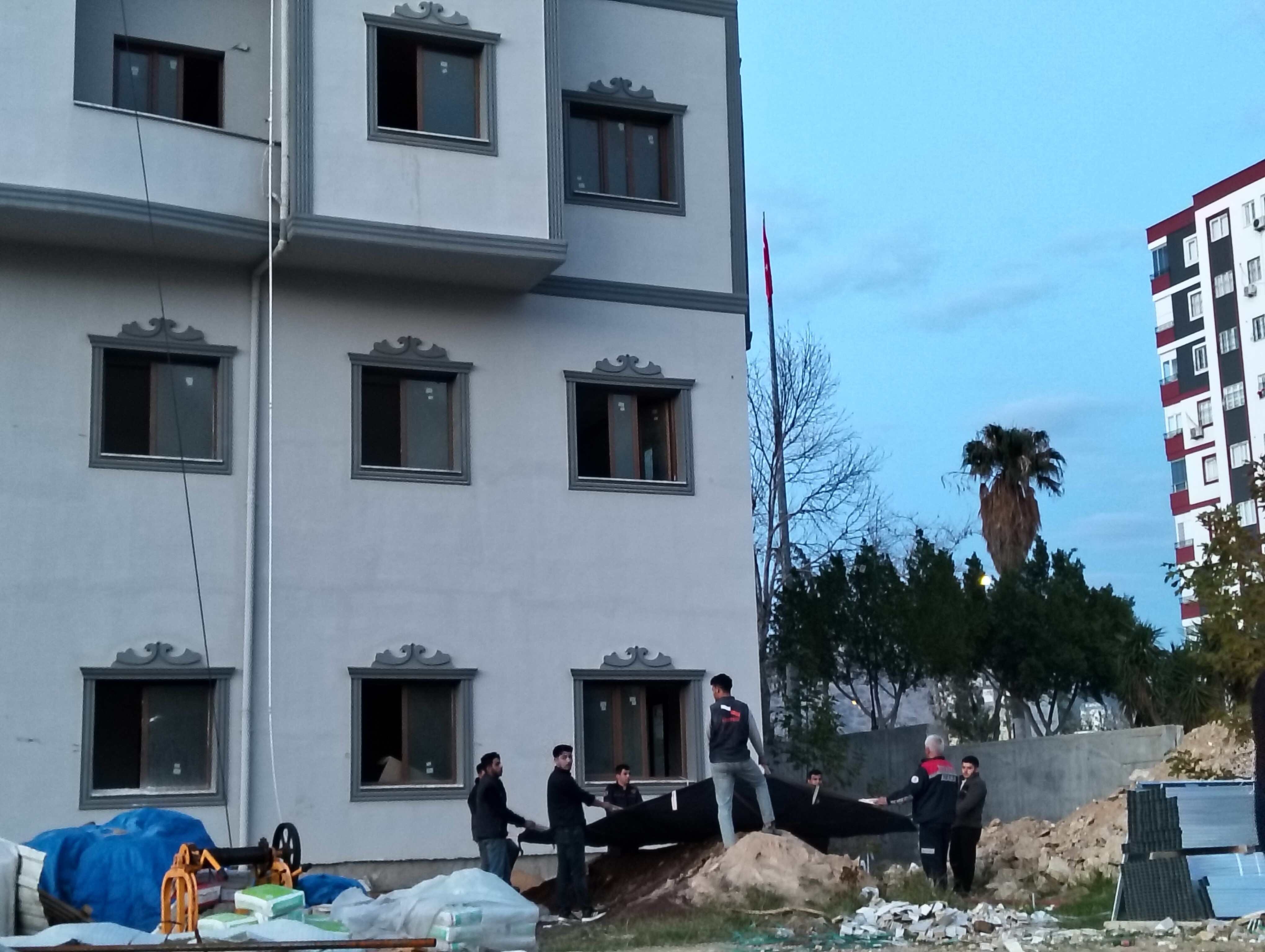 Catidaki Gerilim Sona Erdi 80 Bin Tl Odenince Boyaci Ikna Oldu 06