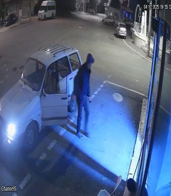 Dağlık Alanda Dehşet Çobanın Başsız Cesedi Yanmış Aracın Yanında Bulundu! (4)