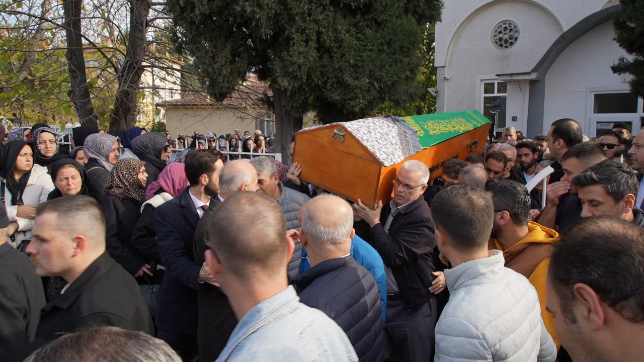 Dekanın Odasından Düşen Avukat Hayatını Kaybetti Genç Anne Son Yolculuğuna Uğurlandı (14)