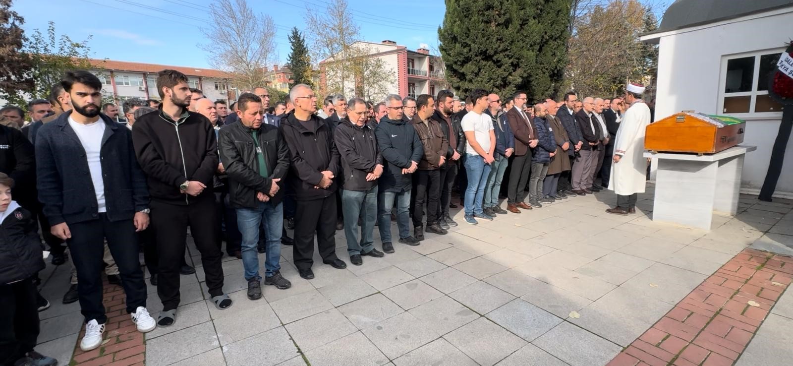 Dekanın Odasından Düşen Avukat Hayatını Kaybetti Genç Anne Son Yolculuğuna Uğurlandı (8)